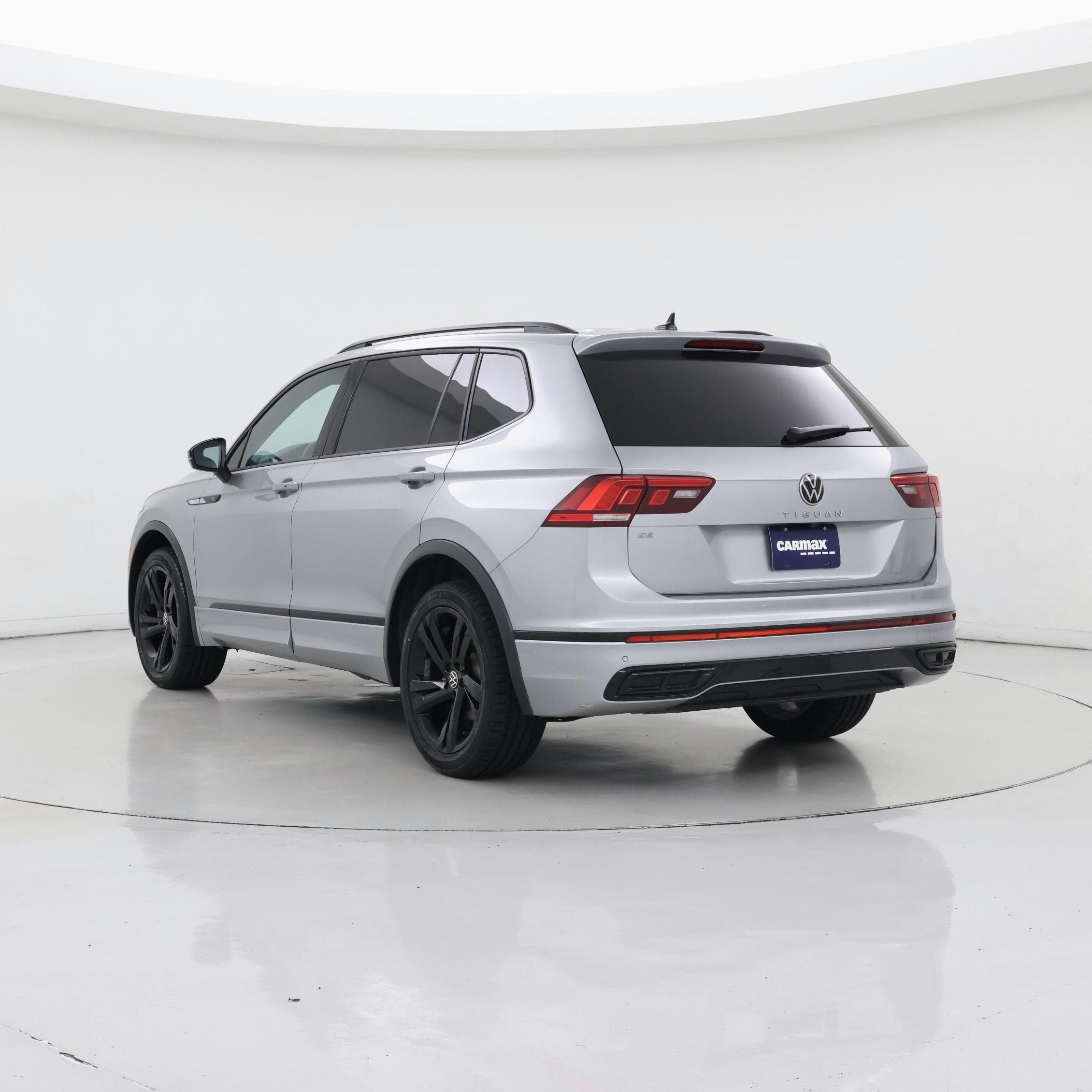 Thumbnail: 2023 Volkswagen Tiguan - 2