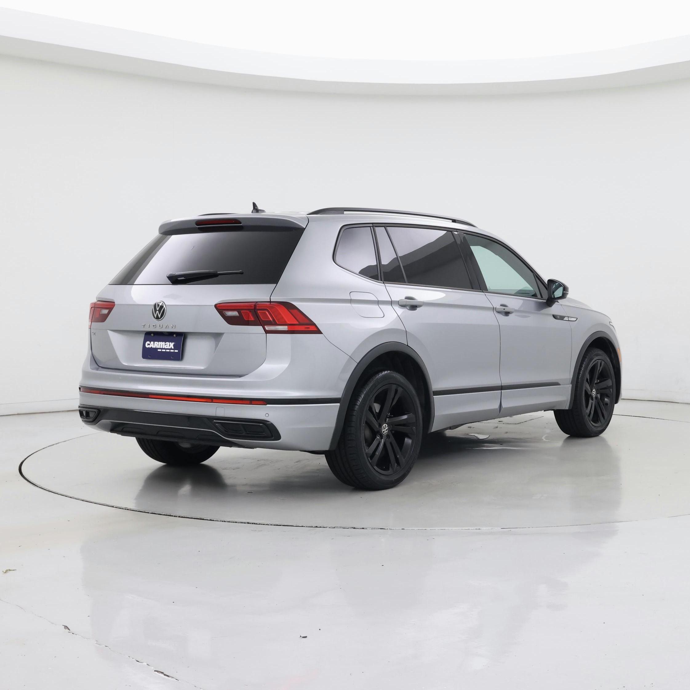 Thumbnail: 2023 Volkswagen Tiguan - 8