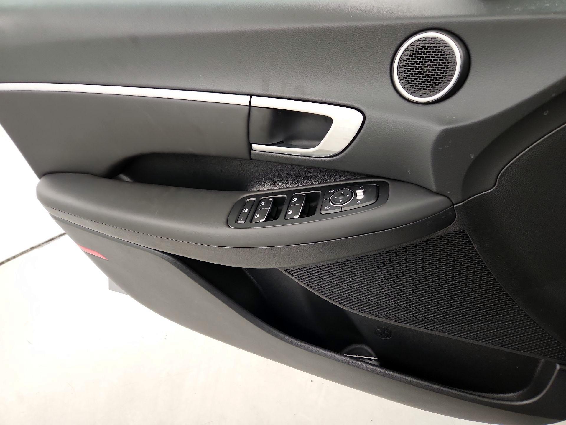 Thumbnail: 2023 Hyundai Sonata - 12