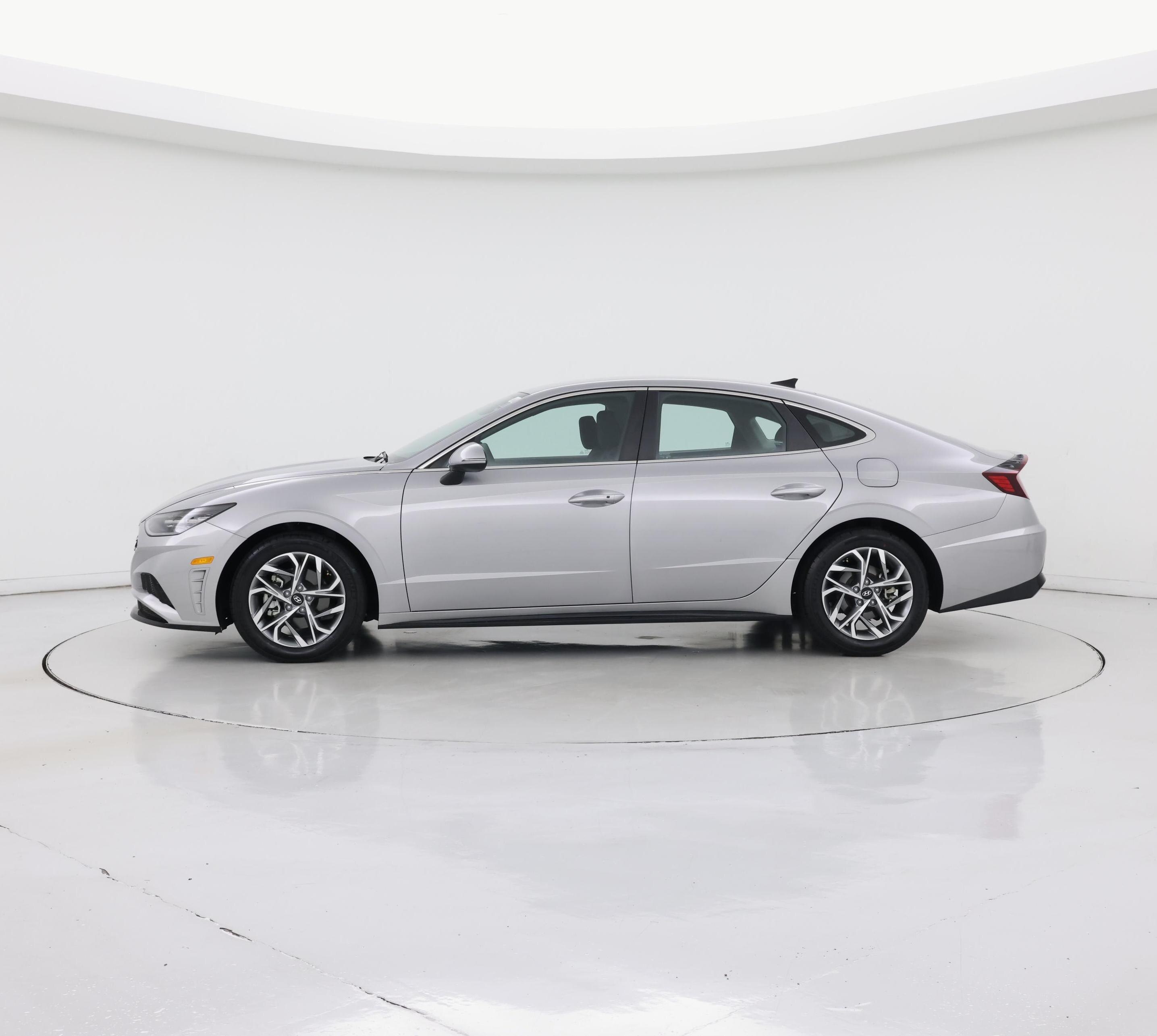 Thumbnail: 2023 Hyundai Sonata - 3