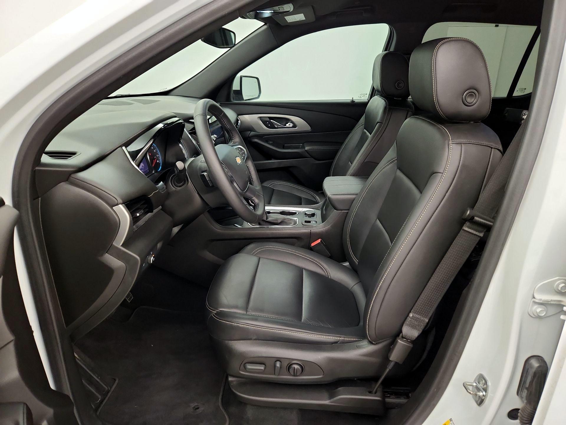Thumbnail: 2022 Chevrolet Traverse - 11