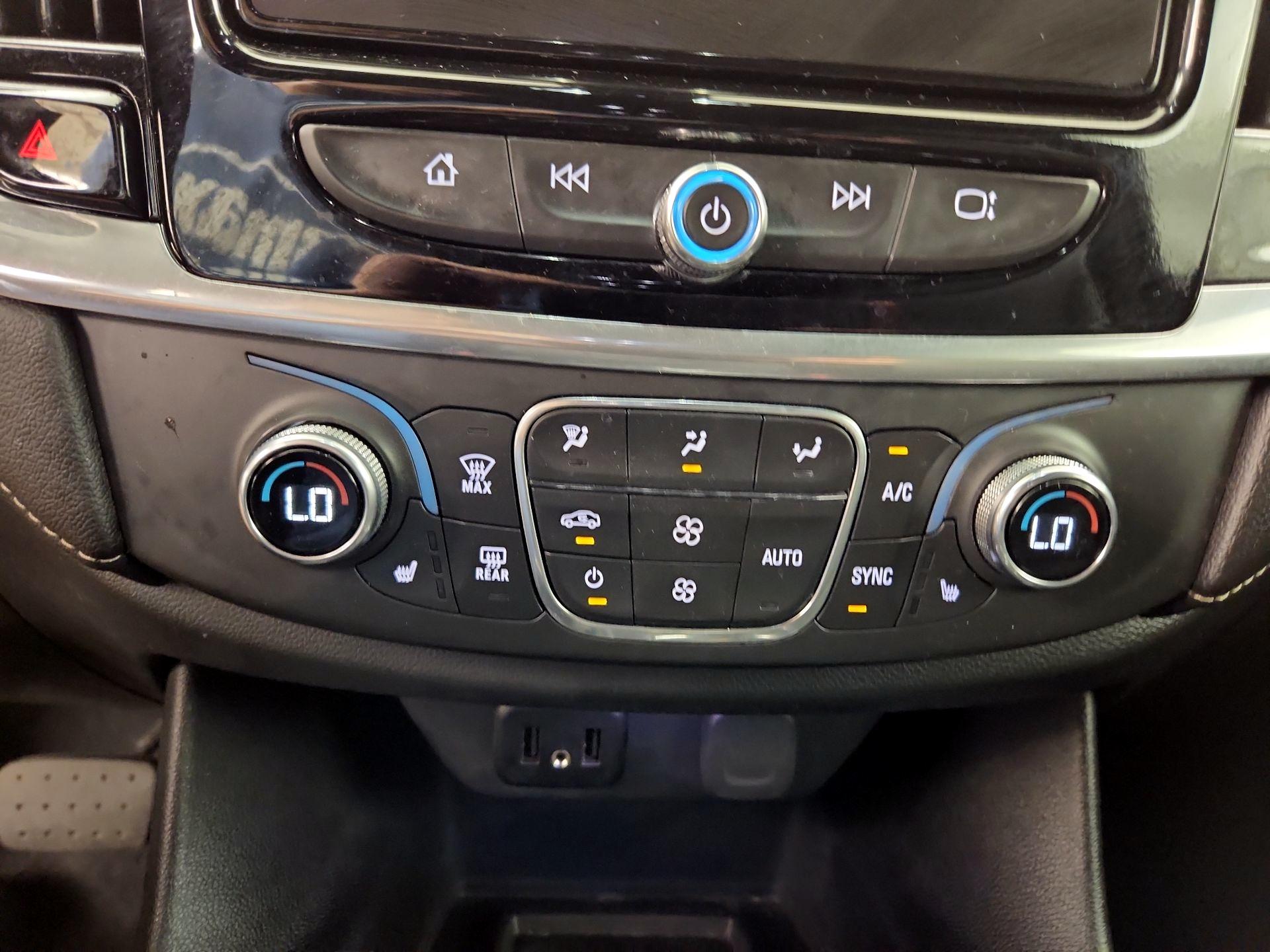 Thumbnail: 2022 Chevrolet Traverse - 16