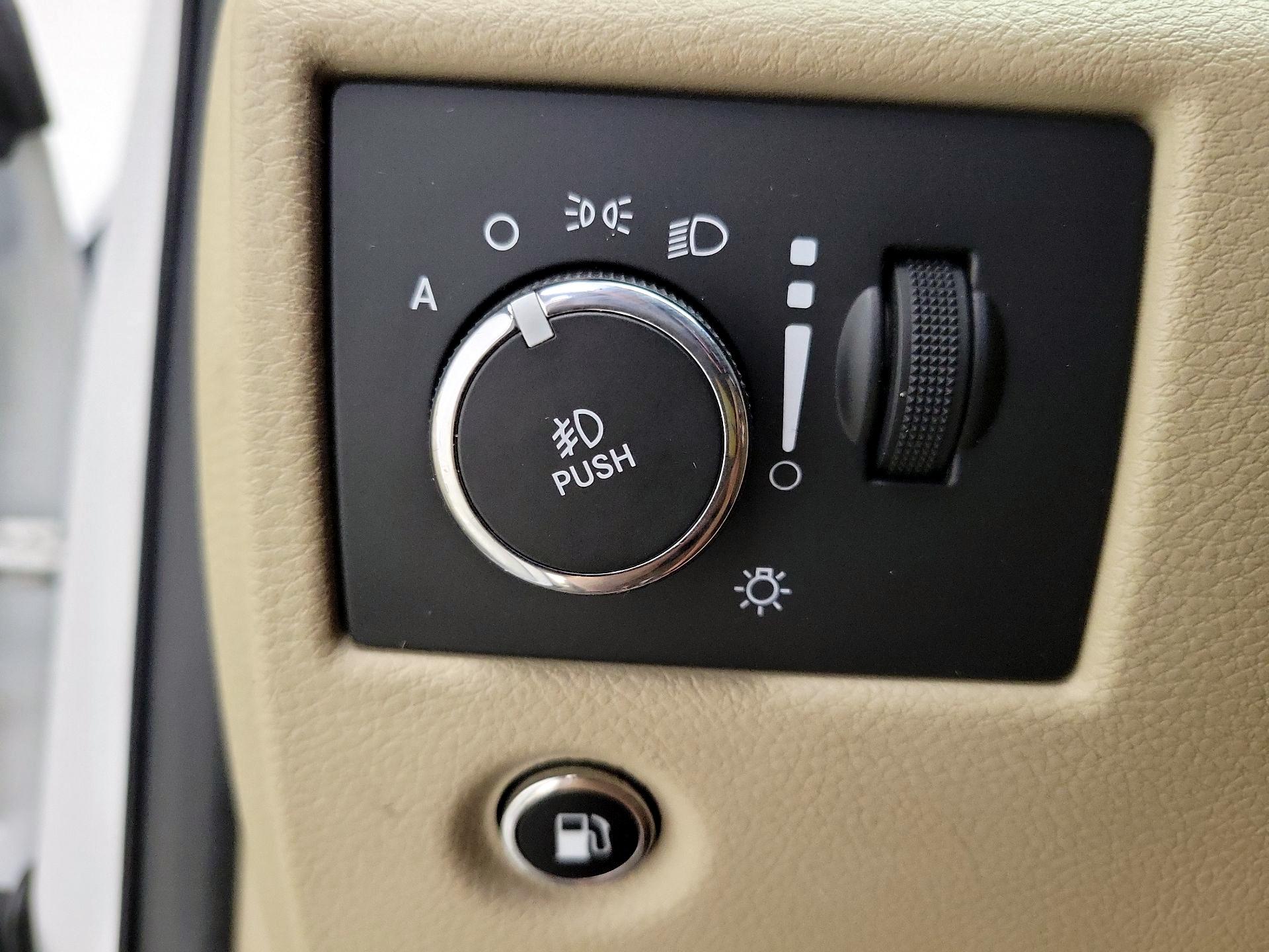 Thumbnail: 2014 Jeep Grand Cherokee - 13