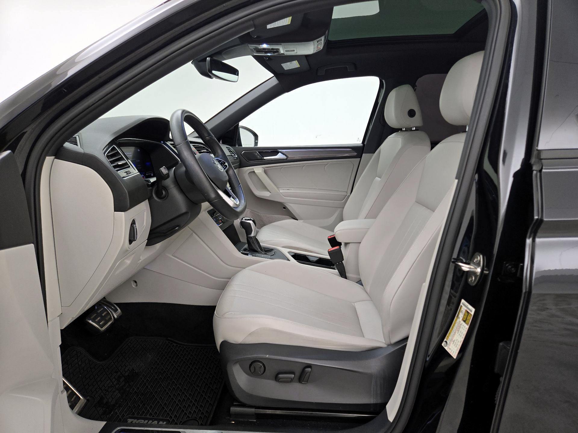 Thumbnail: 2022 Volkswagen Tiguan - 11