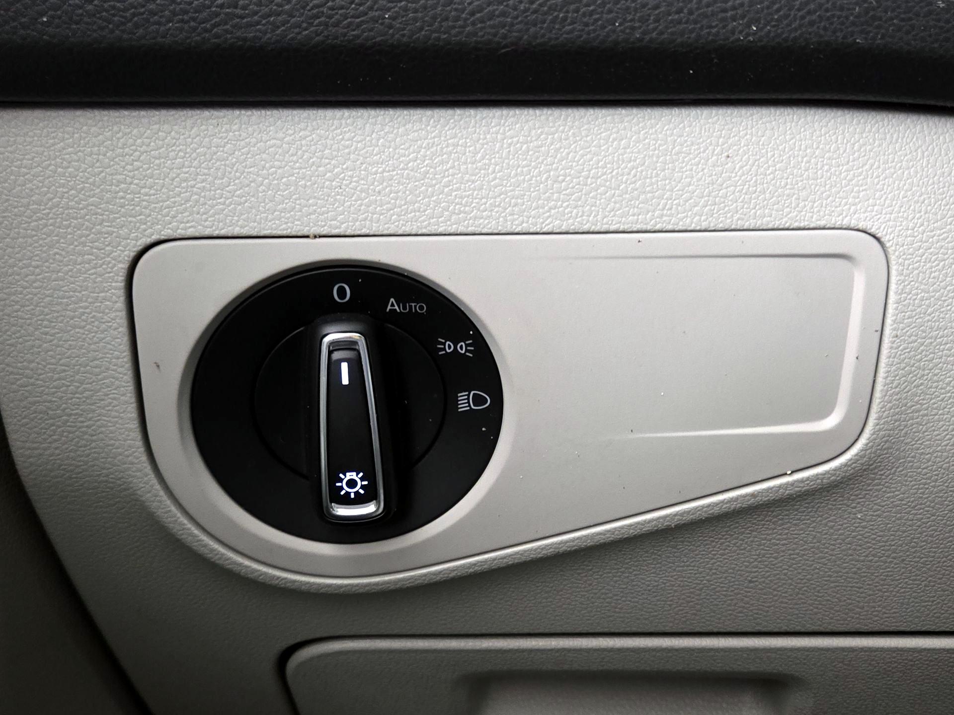 Thumbnail: 2022 Volkswagen Tiguan - 13