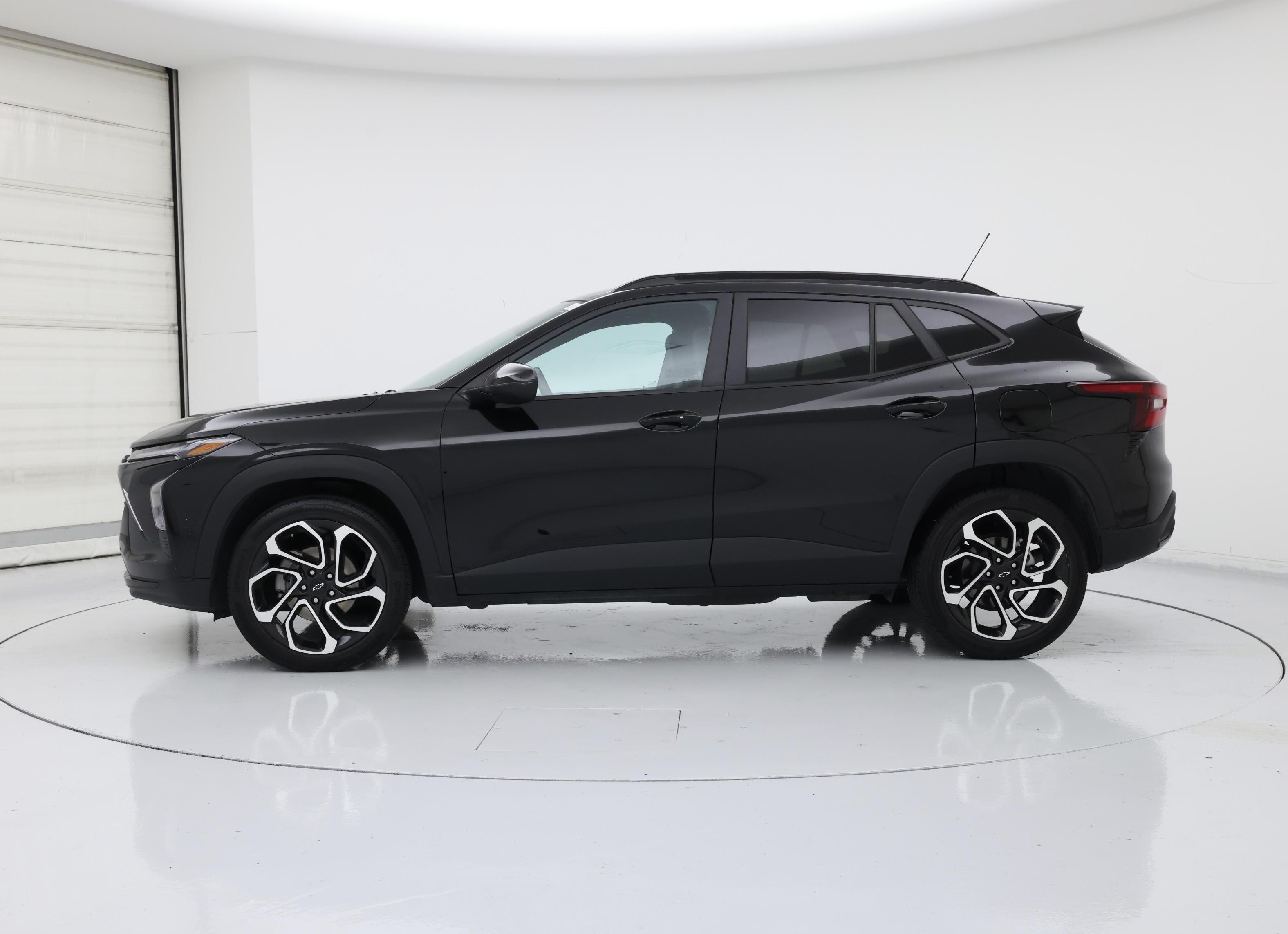 Thumbnail: 2024 Chevrolet Trax - 3