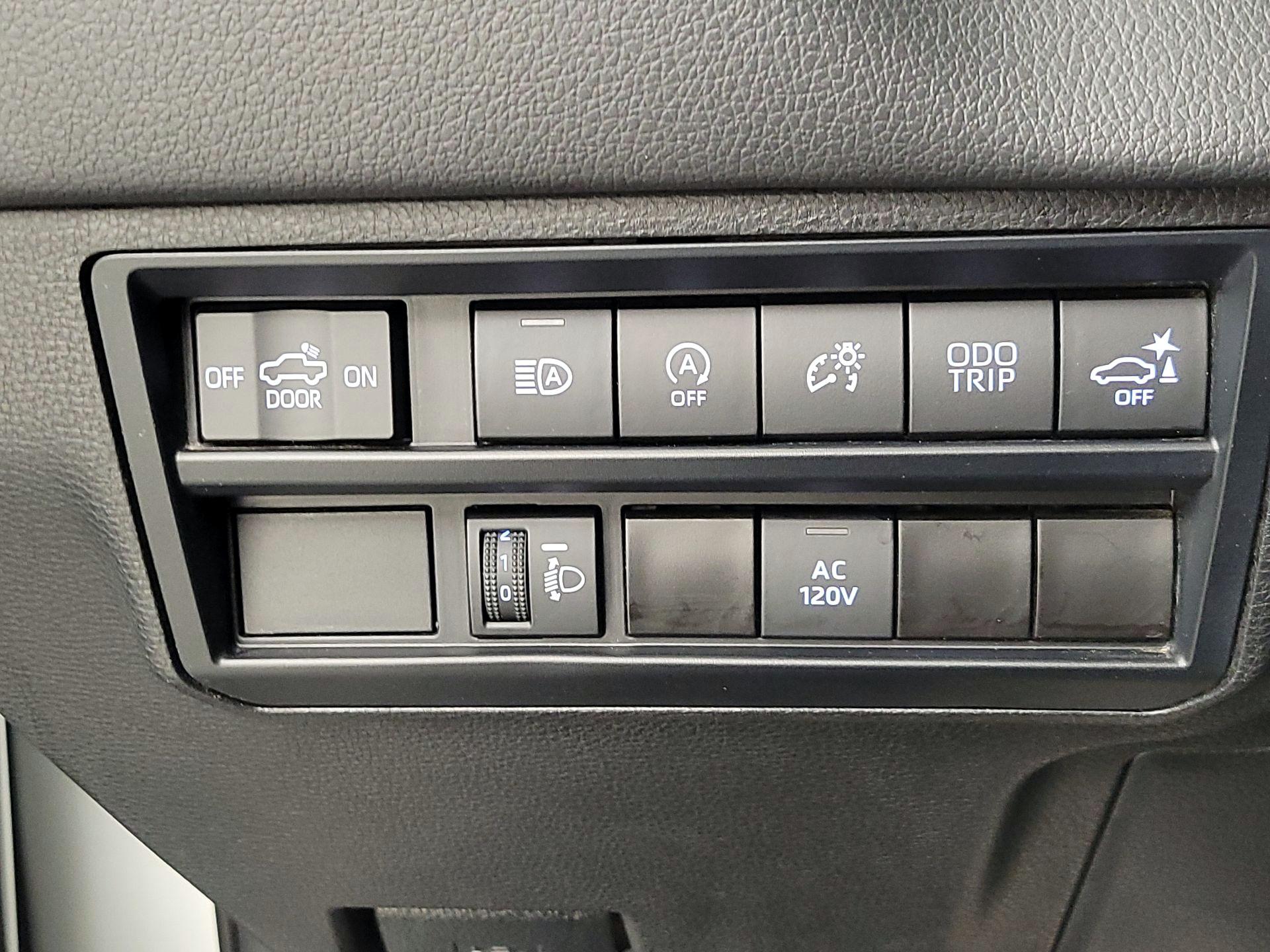 Thumbnail: 2023 Toyota Tundra - 13