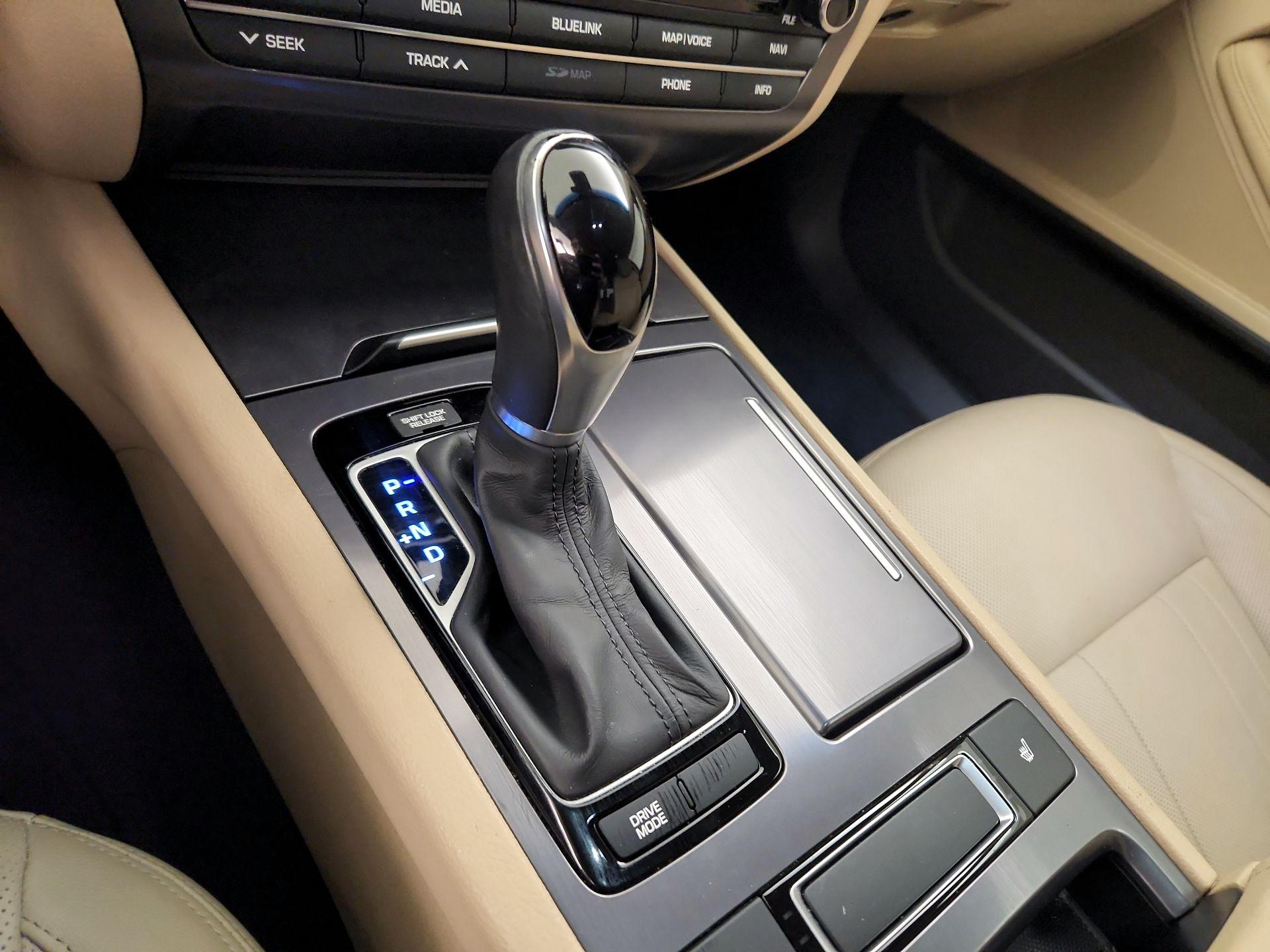 Thumbnail: 2016 Hyundai Genesis - 18