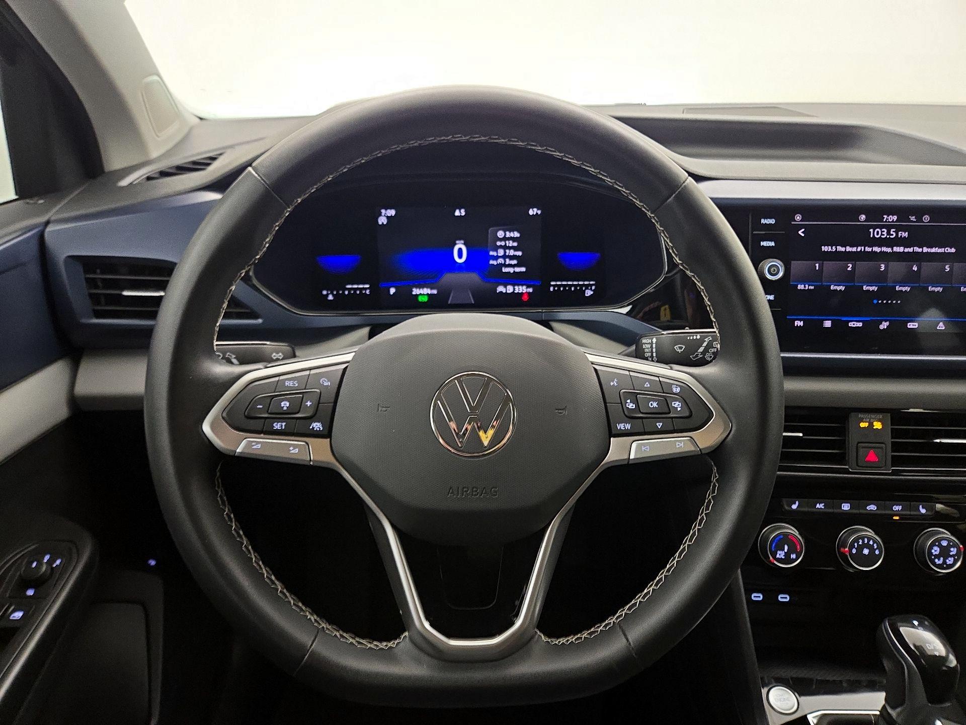 Thumbnail: 2023 Volkswagen Taos - 10