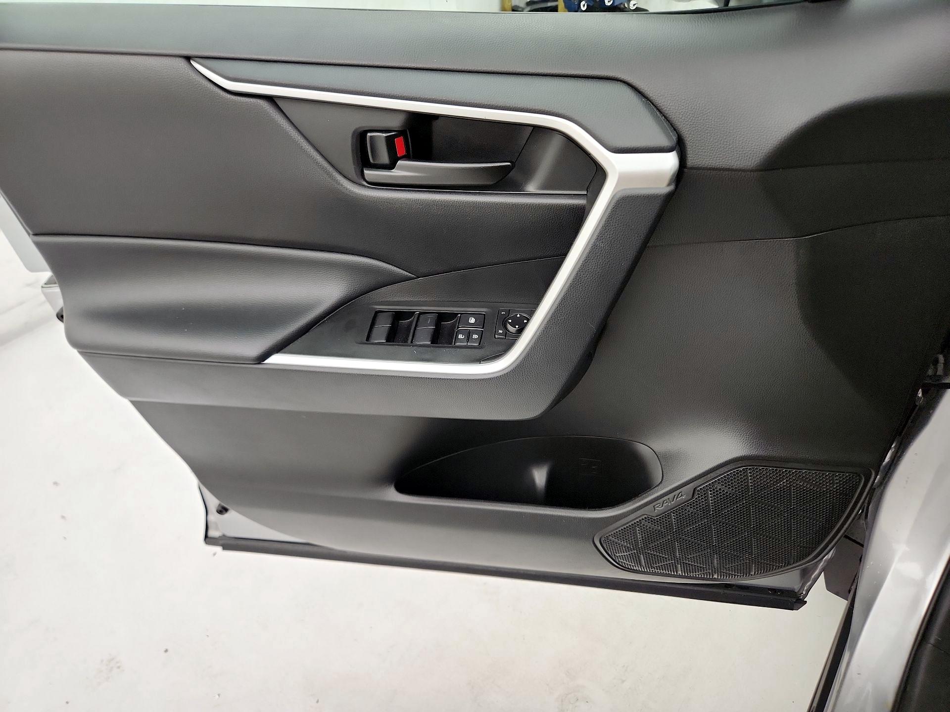 Thumbnail: 2023 Toyota RAV4 - 12