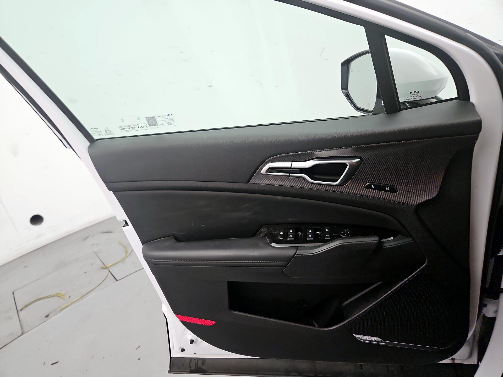 Thumbnail: 2023 Kia Sportage - 12