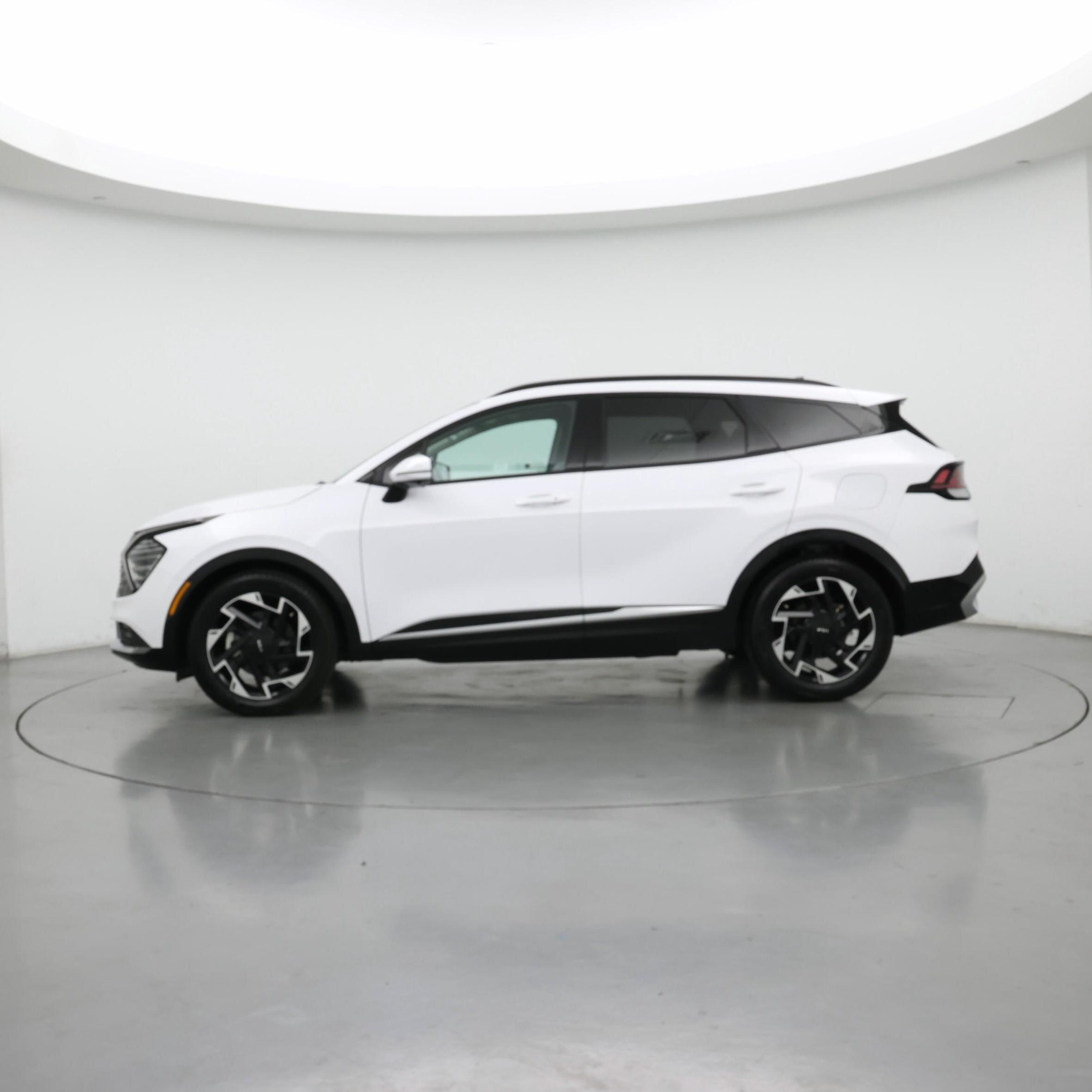 Thumbnail: 2023 Kia Sportage - 3