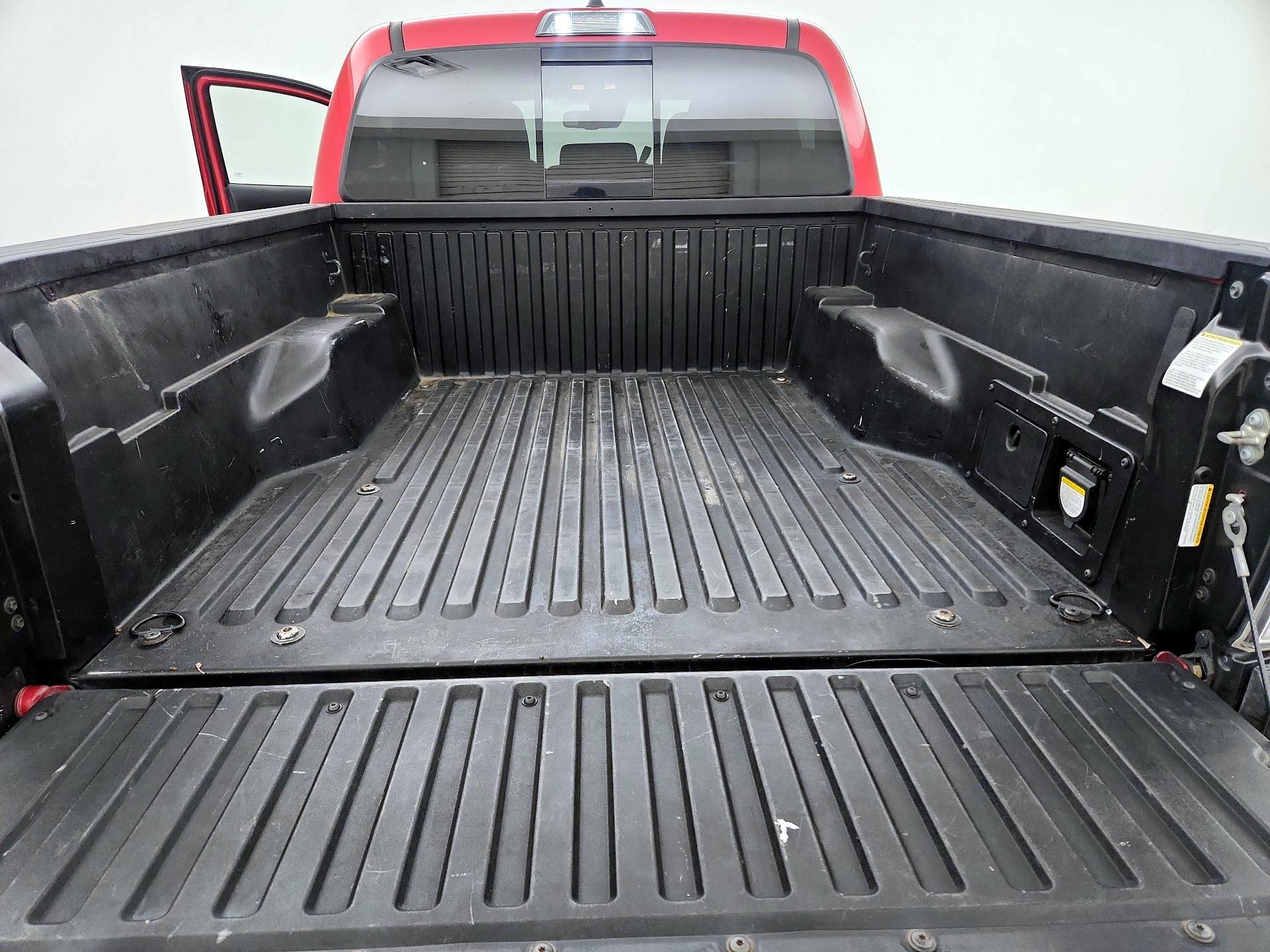 Thumbnail: 2020 Toyota Tacoma - 20