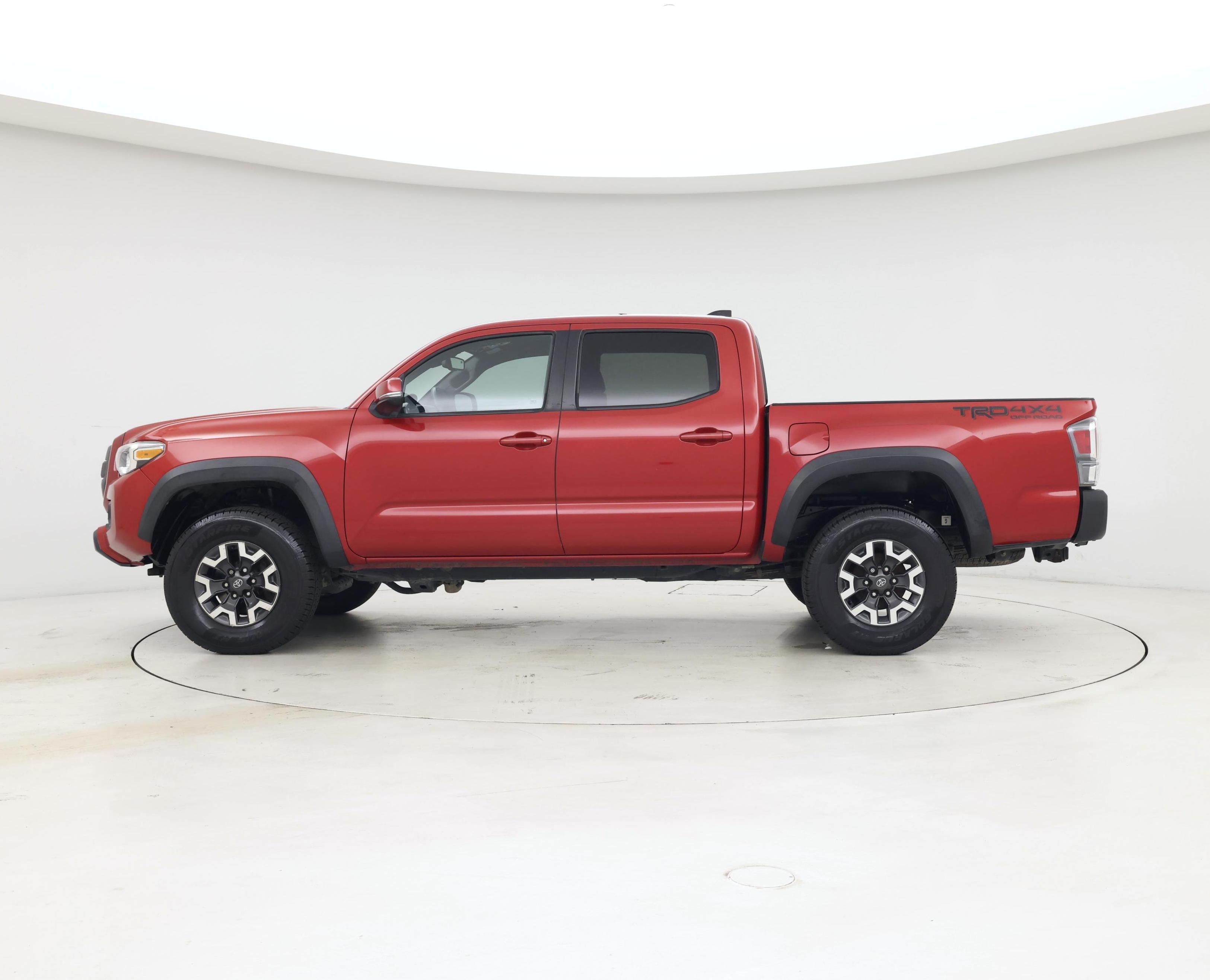 Thumbnail: 2020 Toyota Tacoma - 3