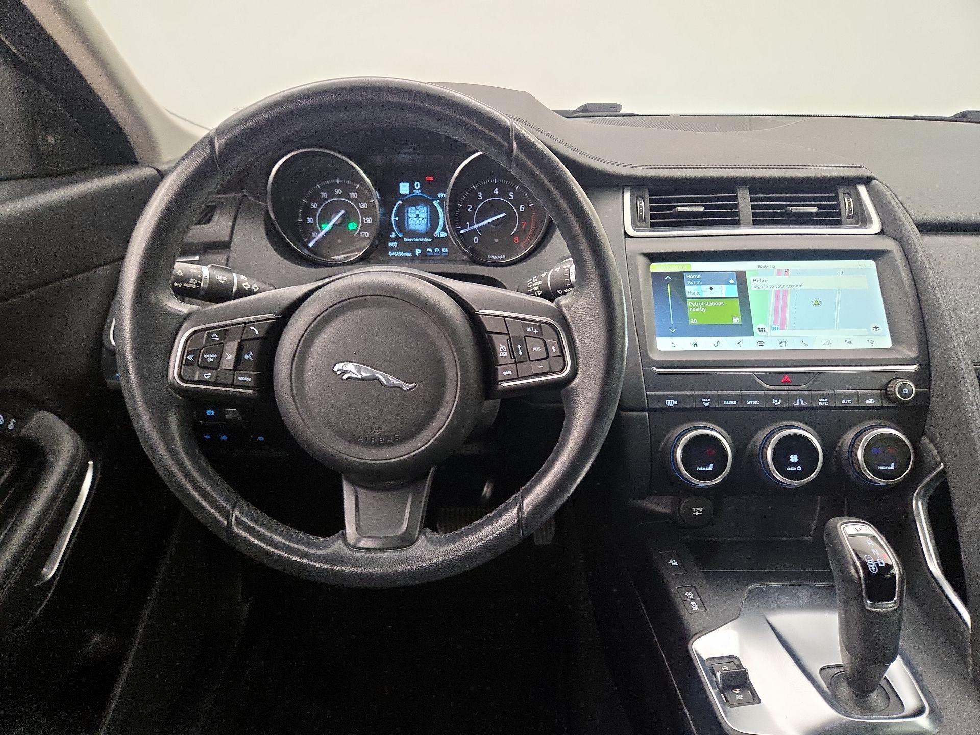 Thumbnail: 2018 Jaguar E-Pace - 10