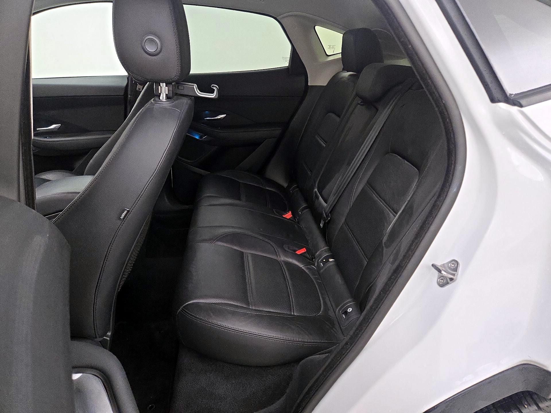 Thumbnail: 2018 Jaguar E-Pace - 20