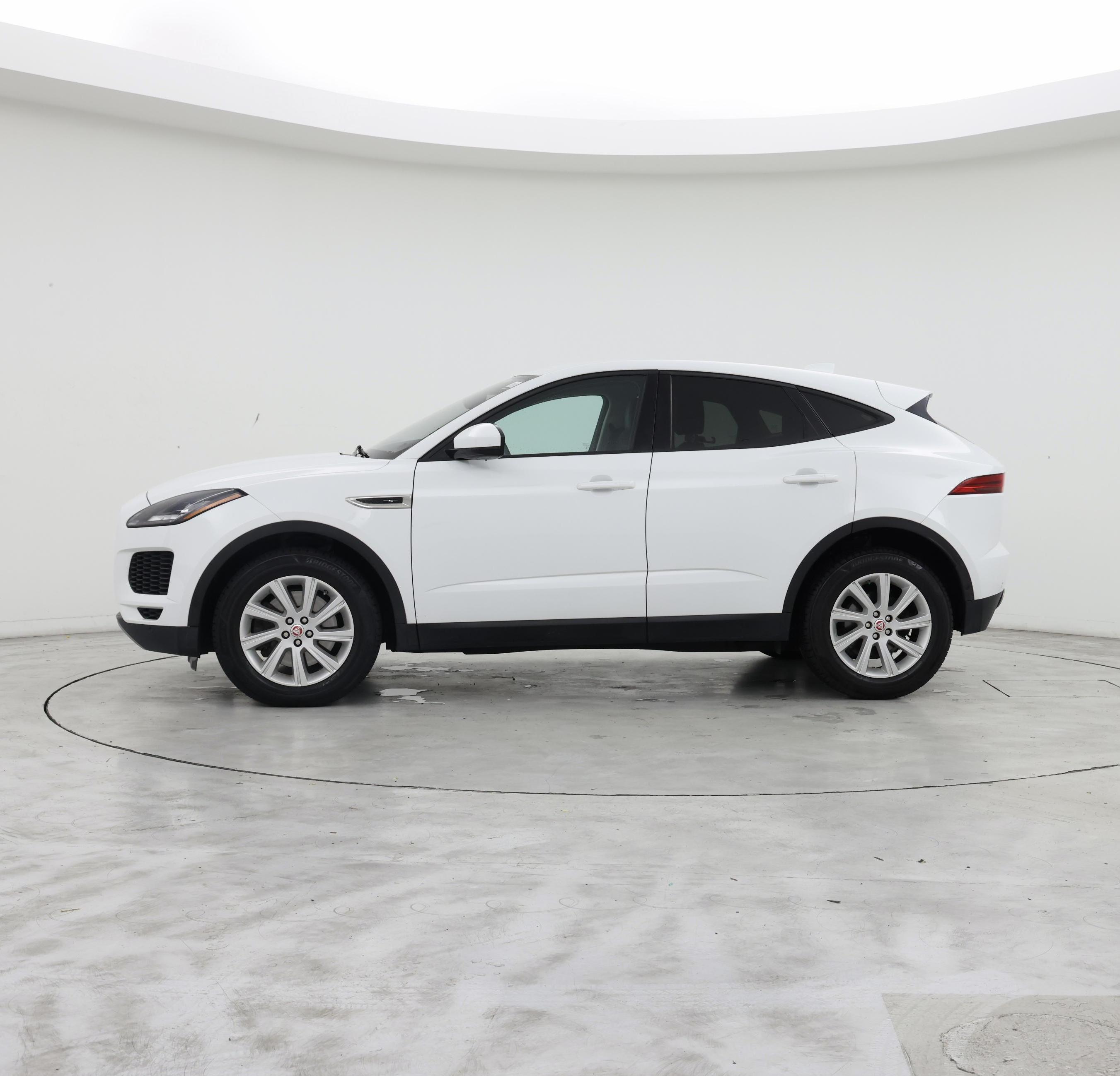 Thumbnail: 2018 Jaguar E-Pace - 3
