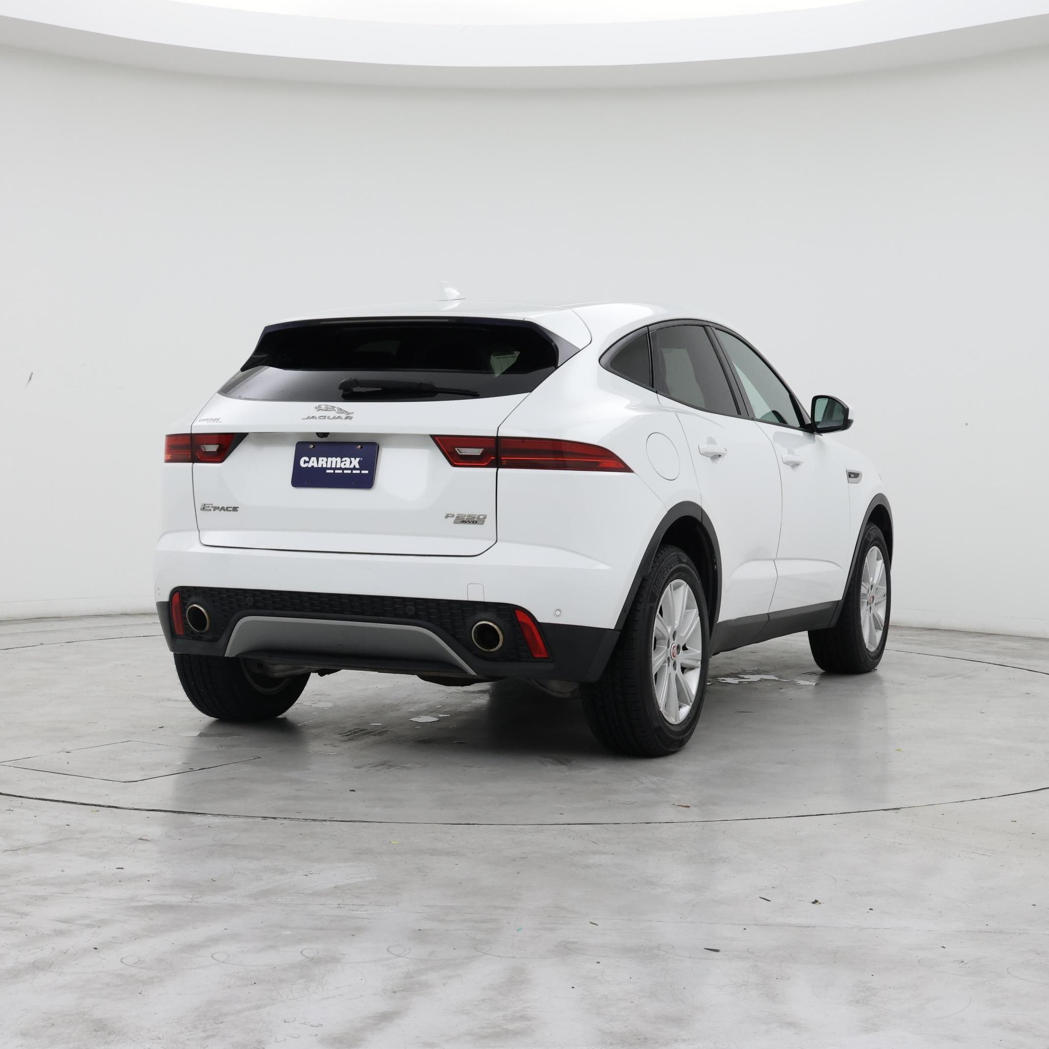 Thumbnail: 2018 Jaguar E-Pace - 8