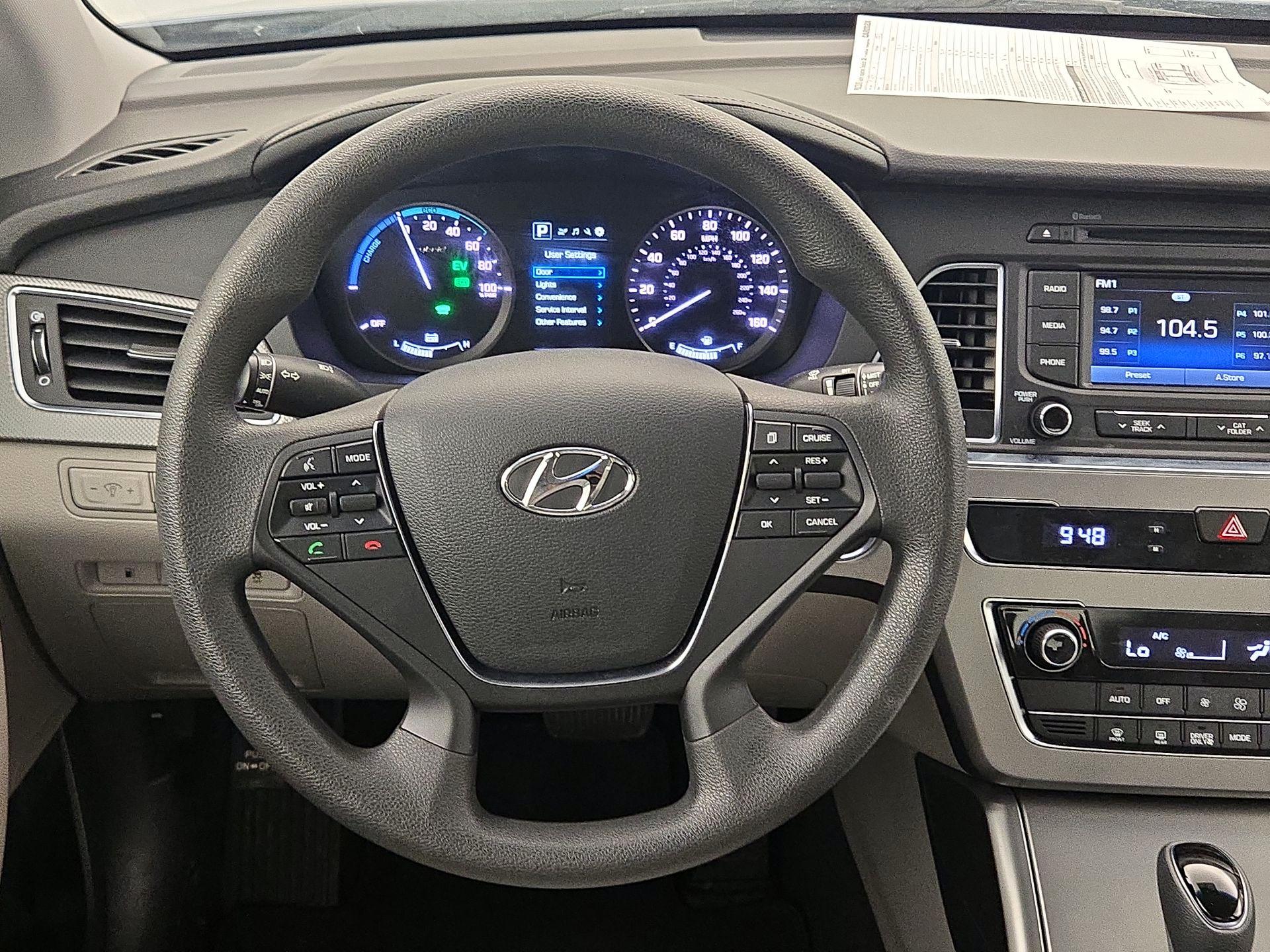 Thumbnail: 2016 Hyundai Sonata - 10