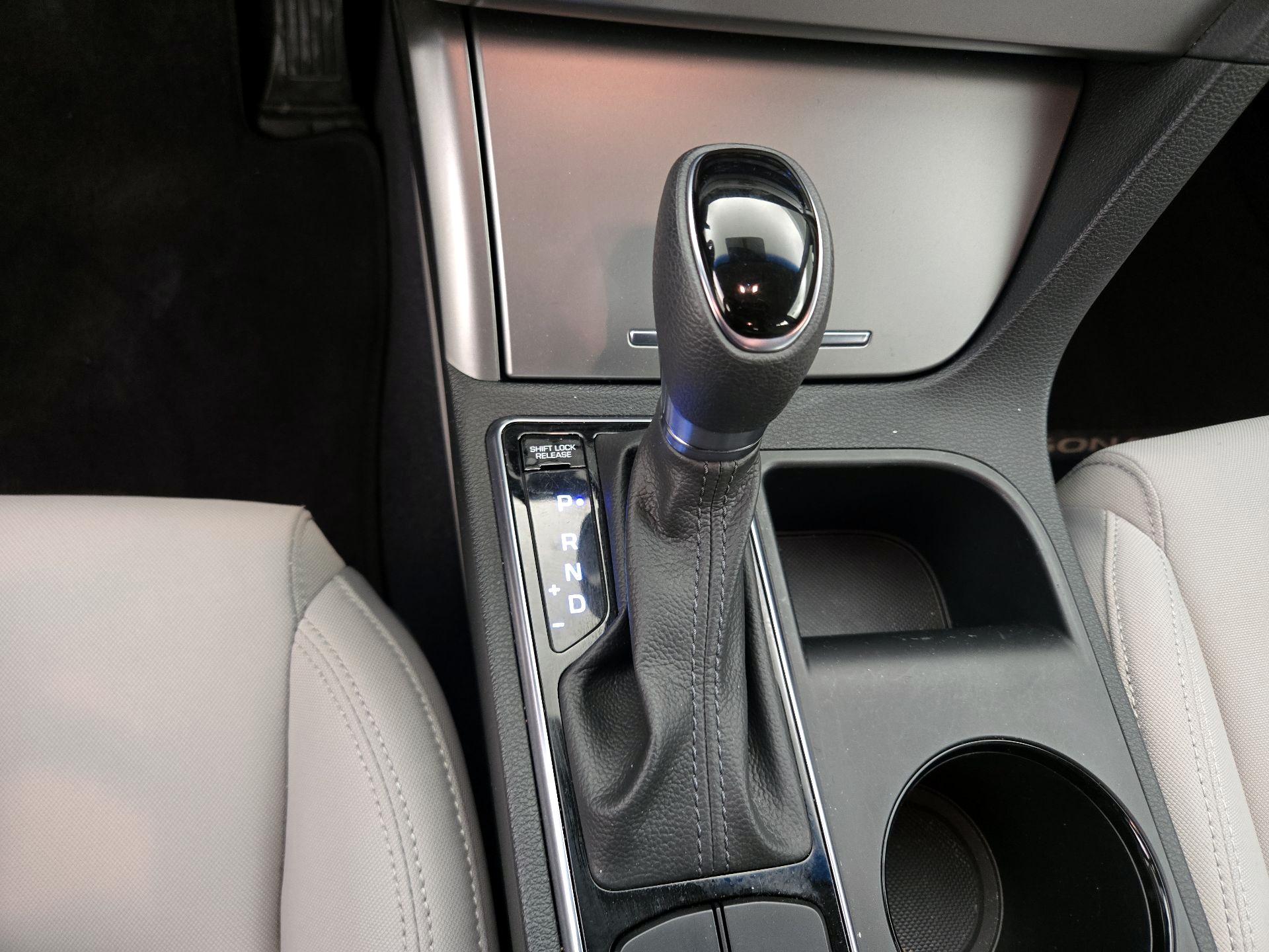 Thumbnail: 2016 Hyundai Sonata - 17