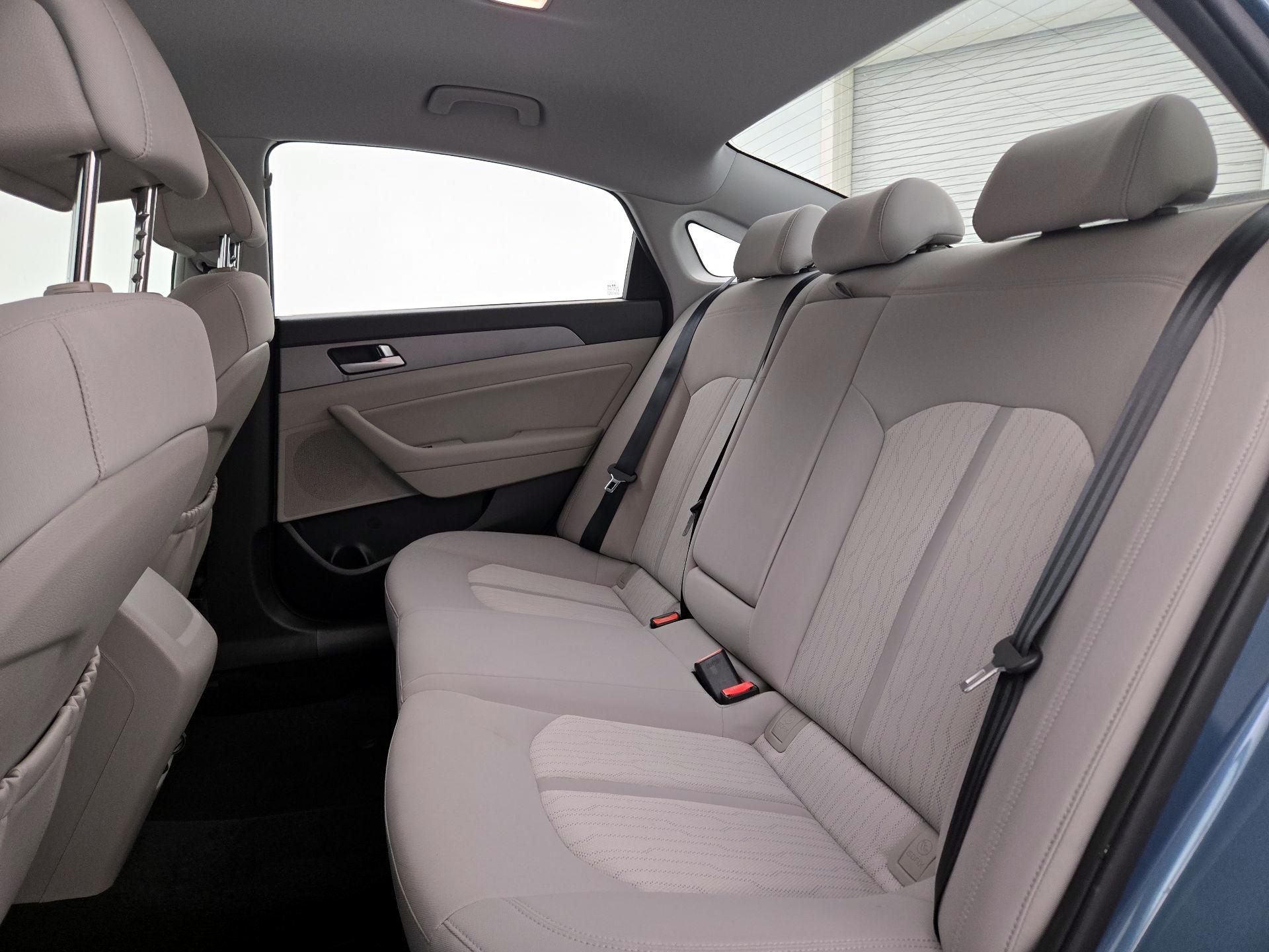 Thumbnail: 2016 Hyundai Sonata - 19