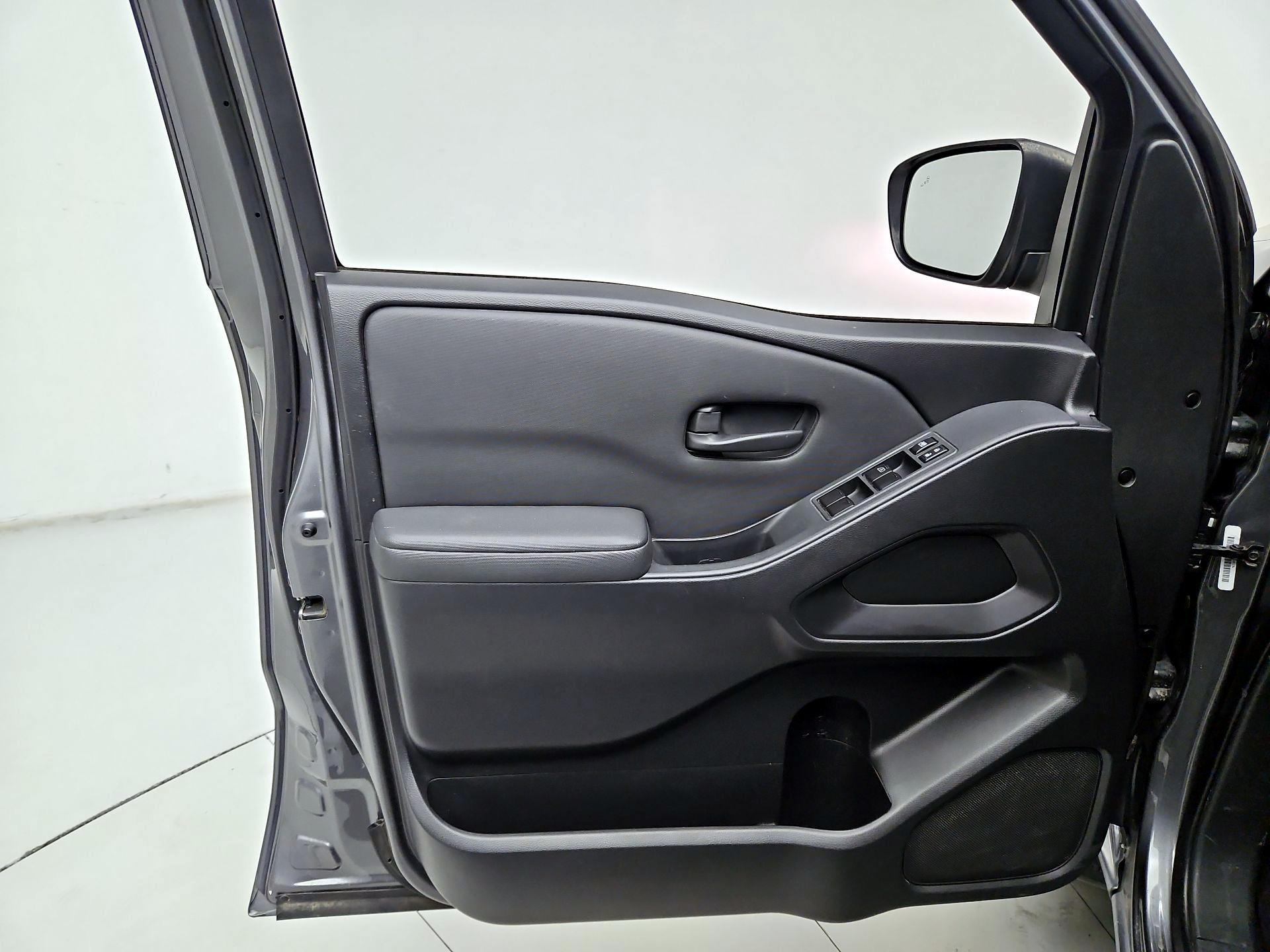 Thumbnail: 2022 Nissan Frontier - 12