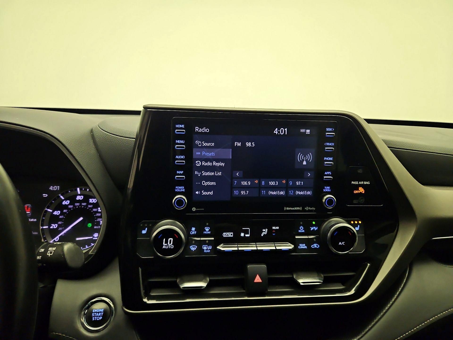 Thumbnail: 2022 Toyota Highlander - 14