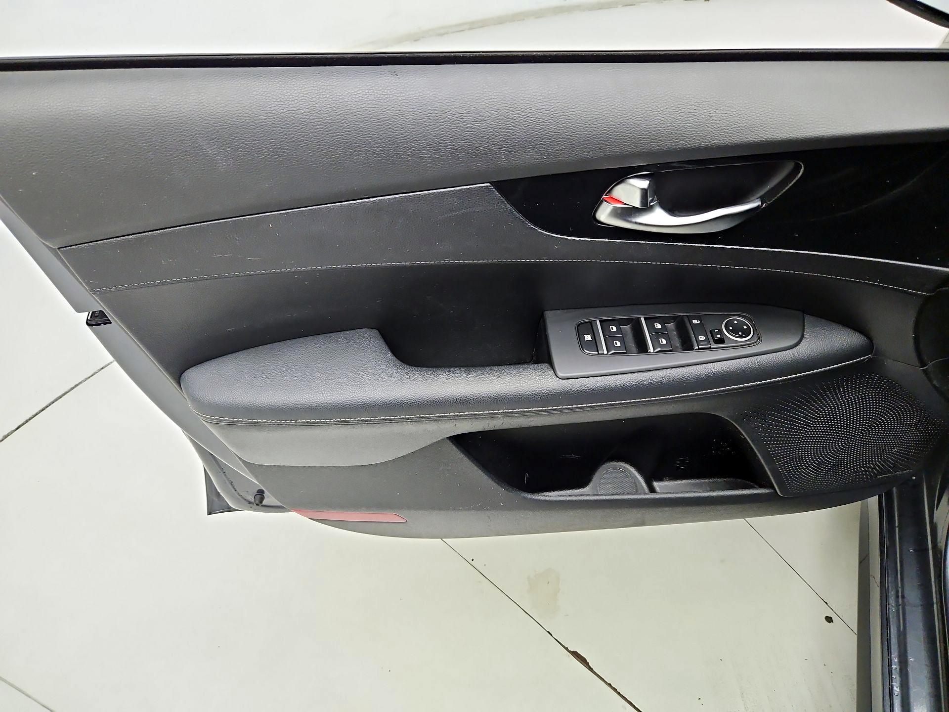 Thumbnail: 2022 Kia Forte - 12