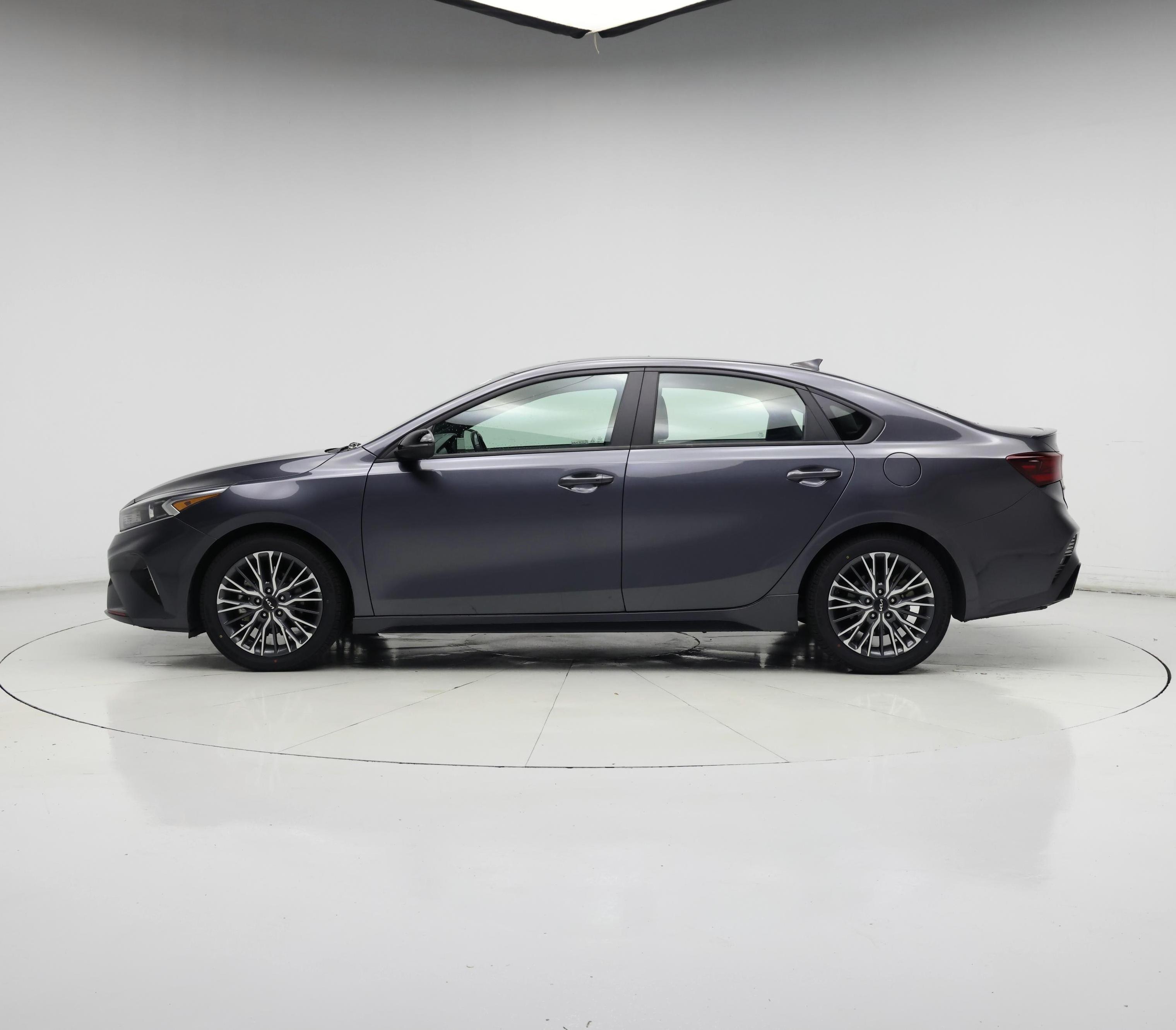 Thumbnail: 2022 Kia Forte - 3