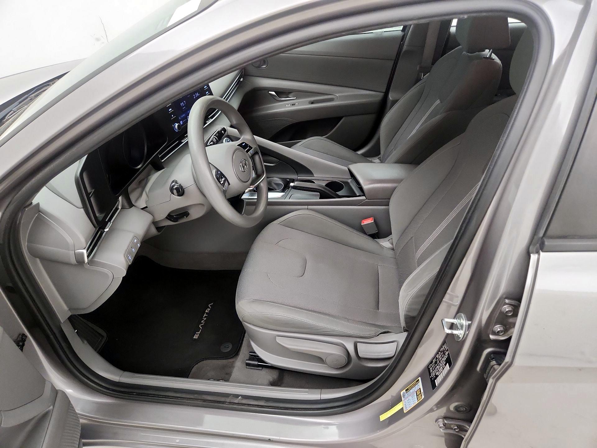 Thumbnail: 2021 Hyundai Elantra - 11