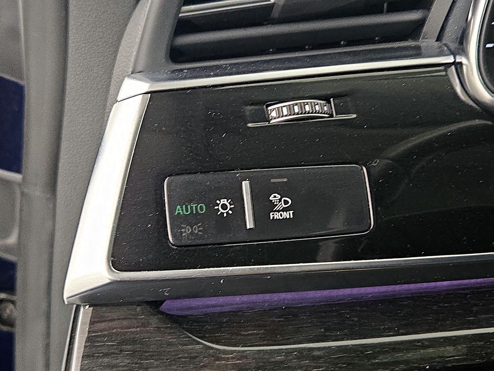 Thumbnail: 2019 Audi Q8 - 13