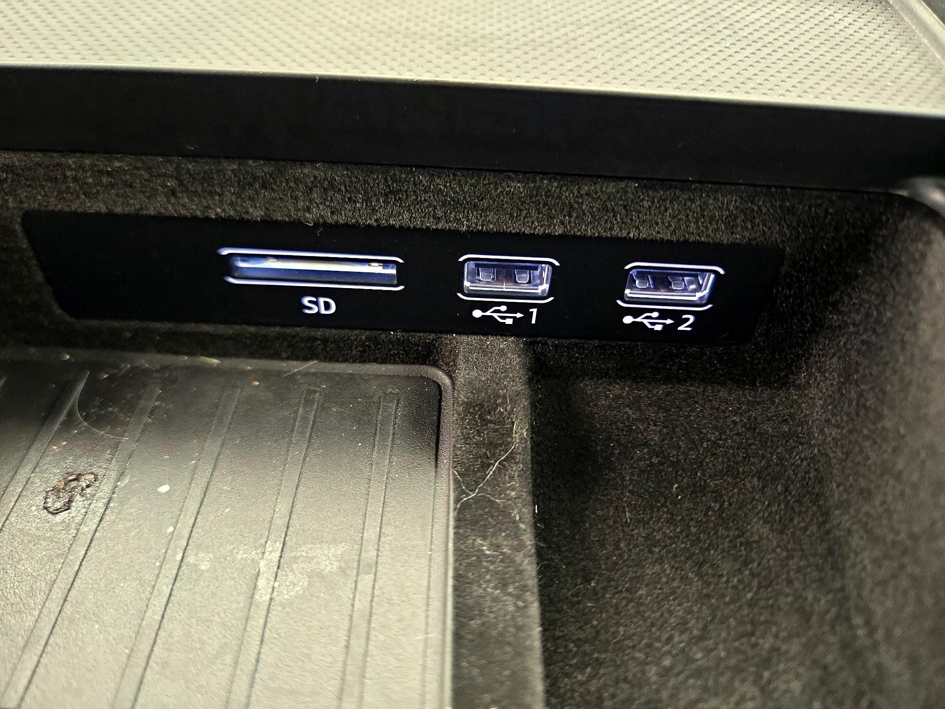 Thumbnail: 2019 Audi Q8 - 19