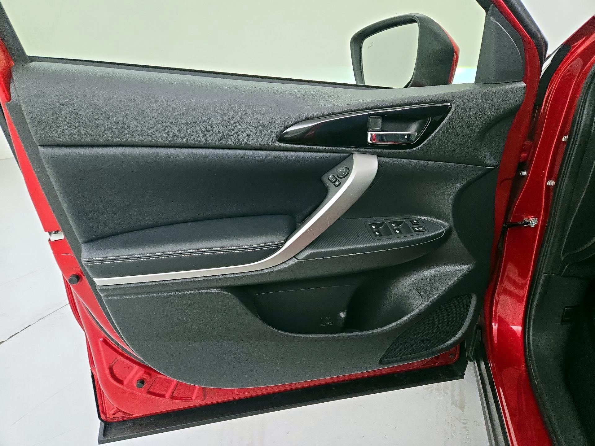 Thumbnail: 2024 Mitsubishi Eclipse Cross - 12