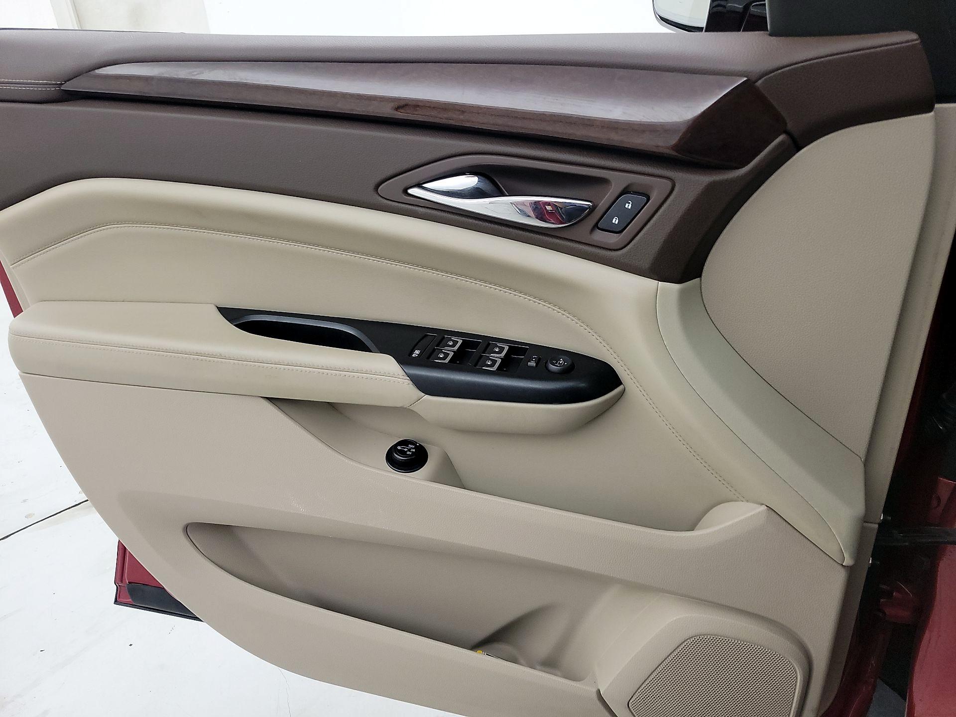 Thumbnail: 2015 Cadillac SRX - 12