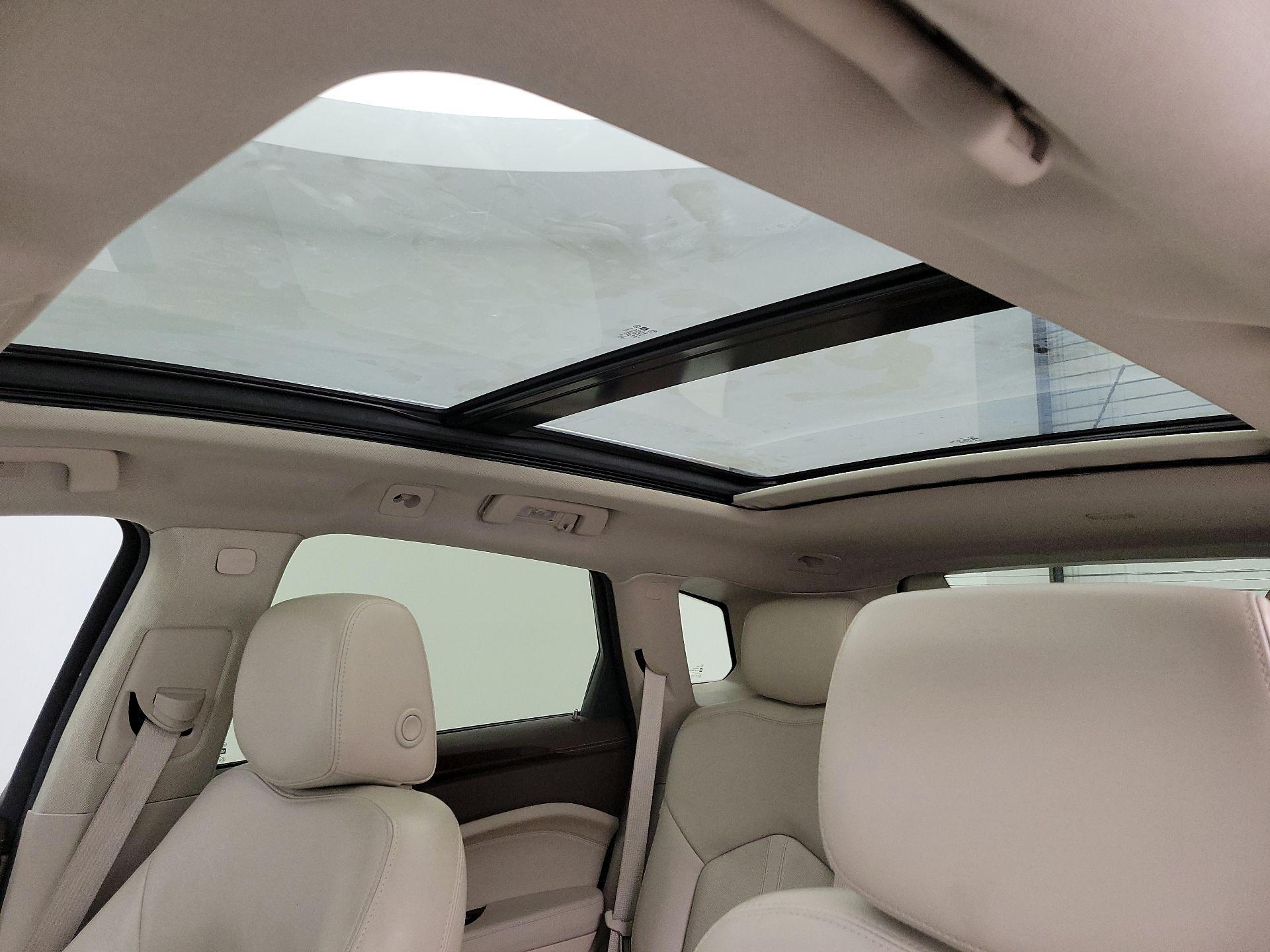 Thumbnail: 2015 Cadillac SRX - 19