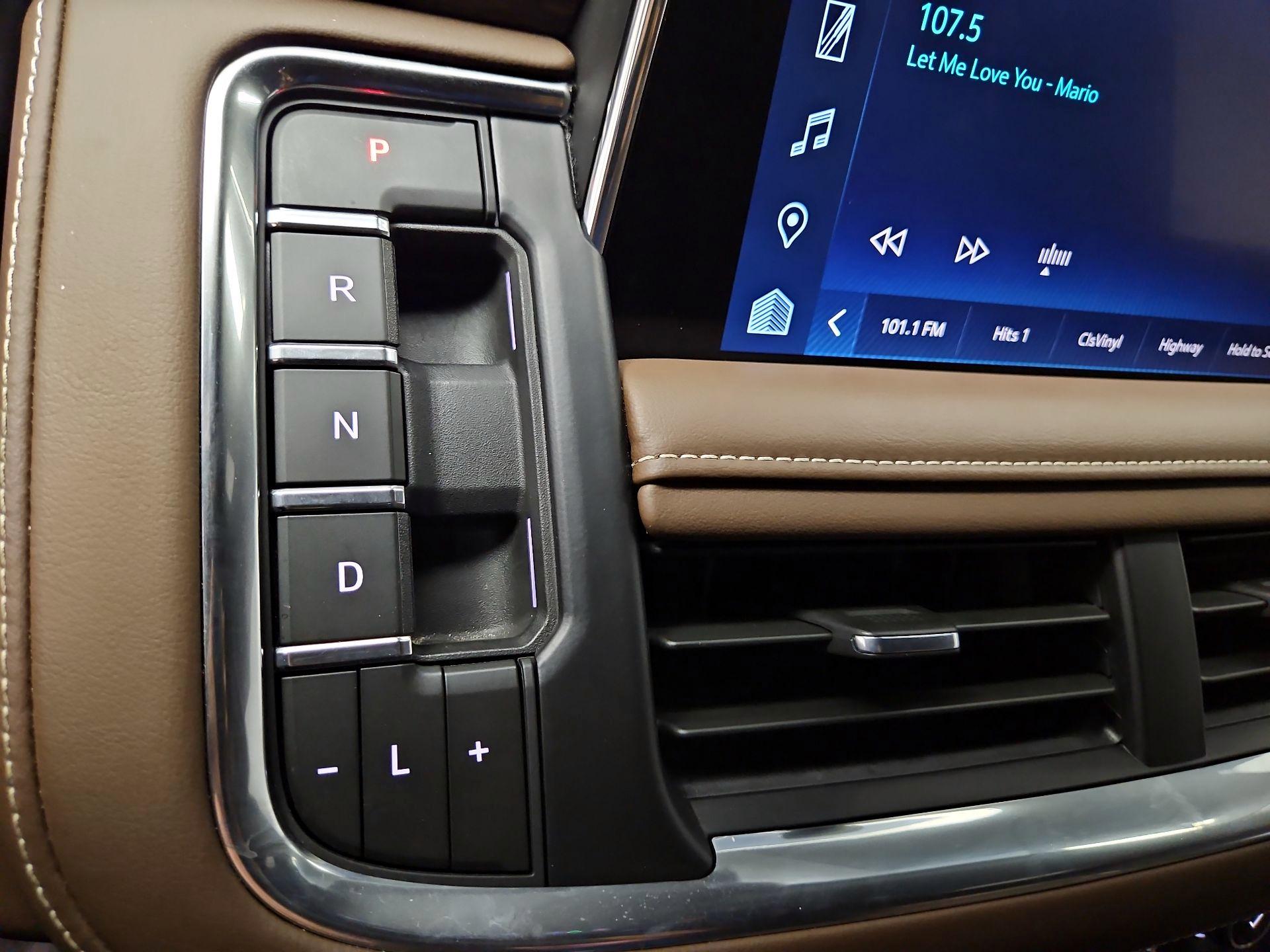Thumbnail: 2023 Chevrolet Tahoe - 18