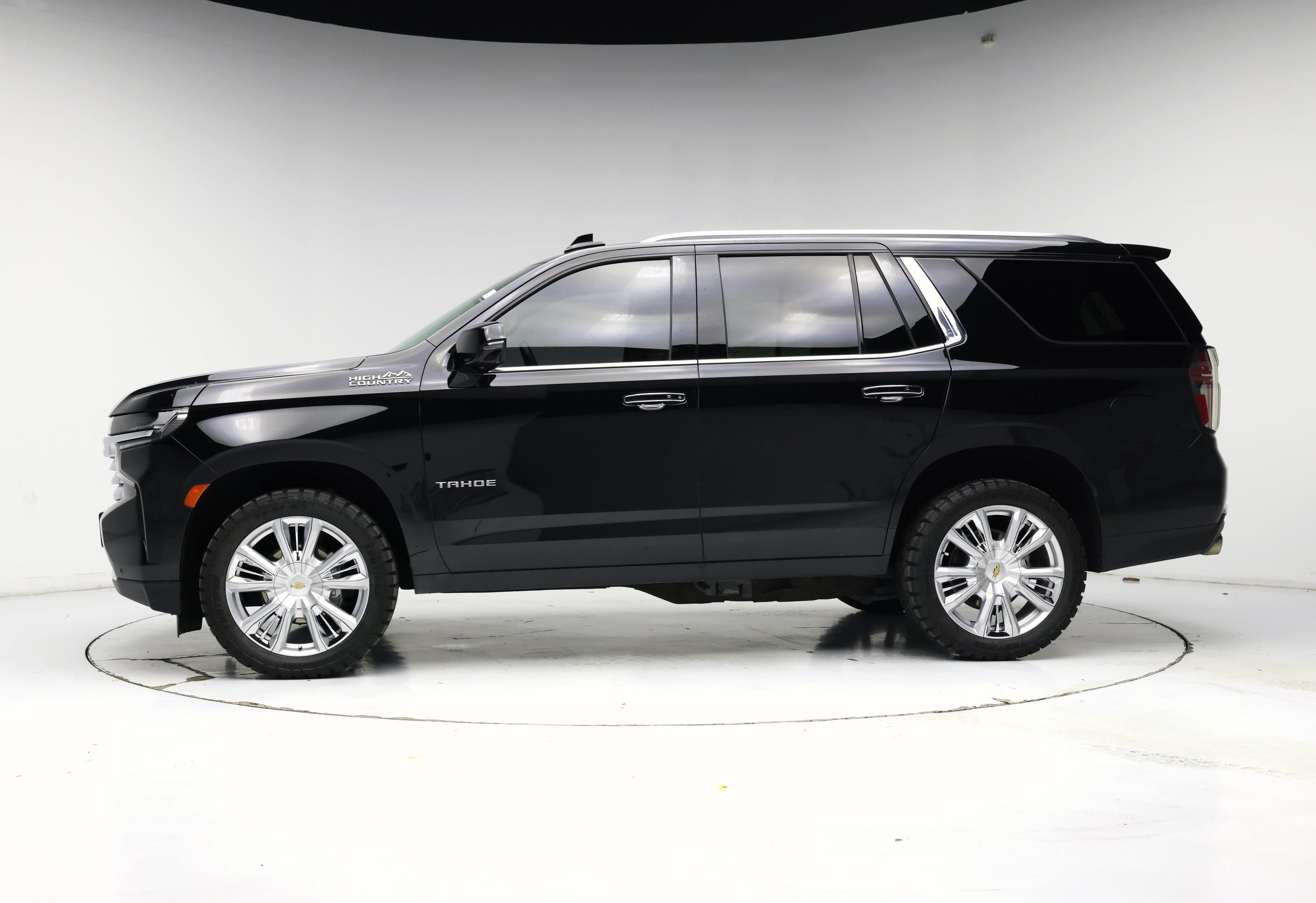 Thumbnail: 2023 Chevrolet Tahoe - 3