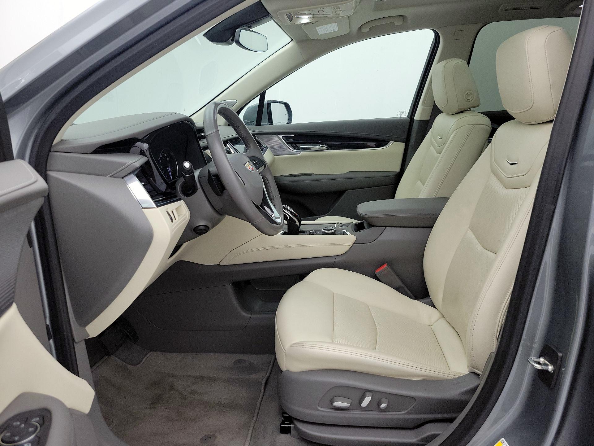 Thumbnail: 2023 Cadillac XT6 - 11