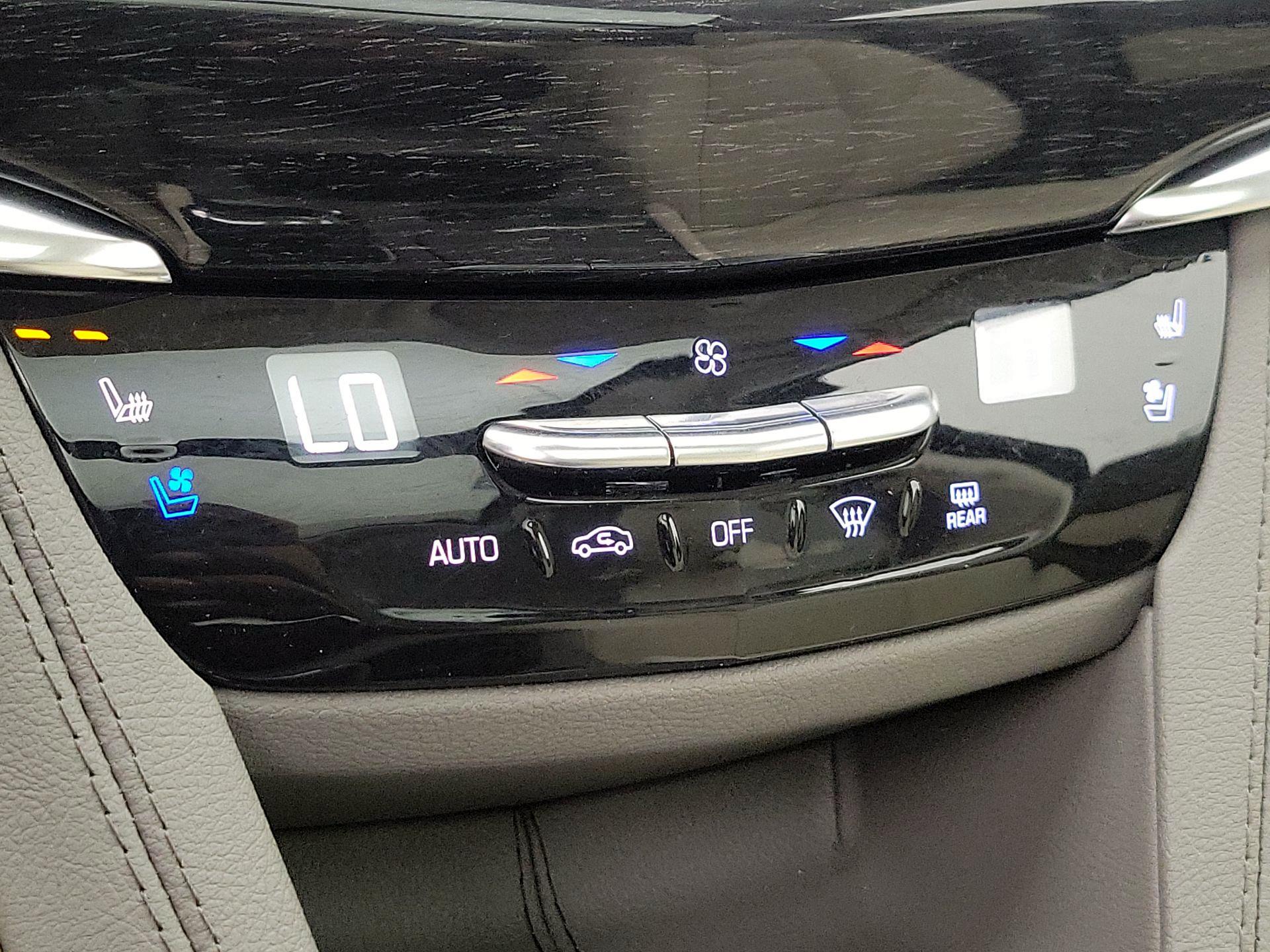 Thumbnail: 2023 Cadillac XT6 - 17