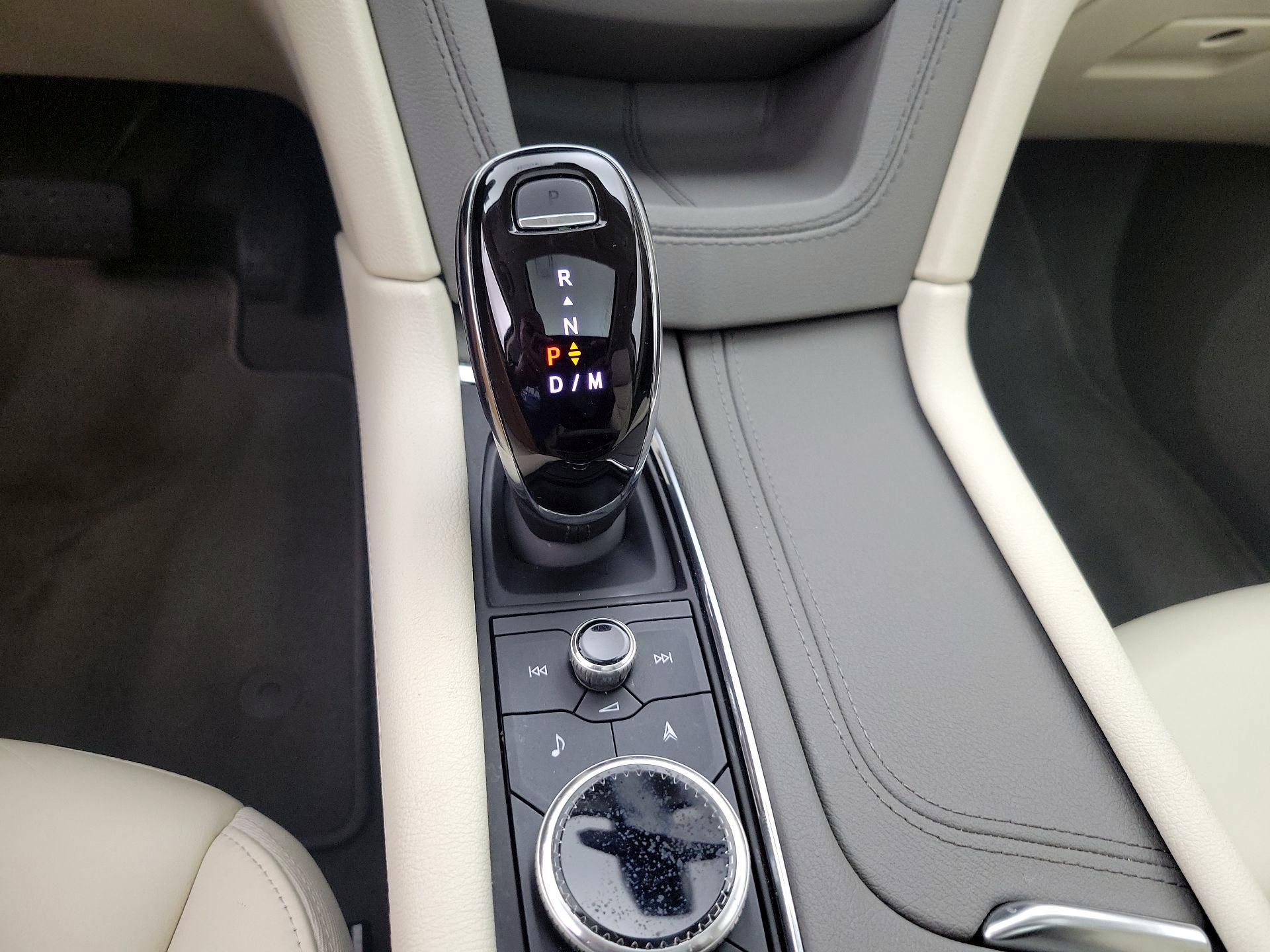 Thumbnail: 2023 Cadillac XT6 - 18