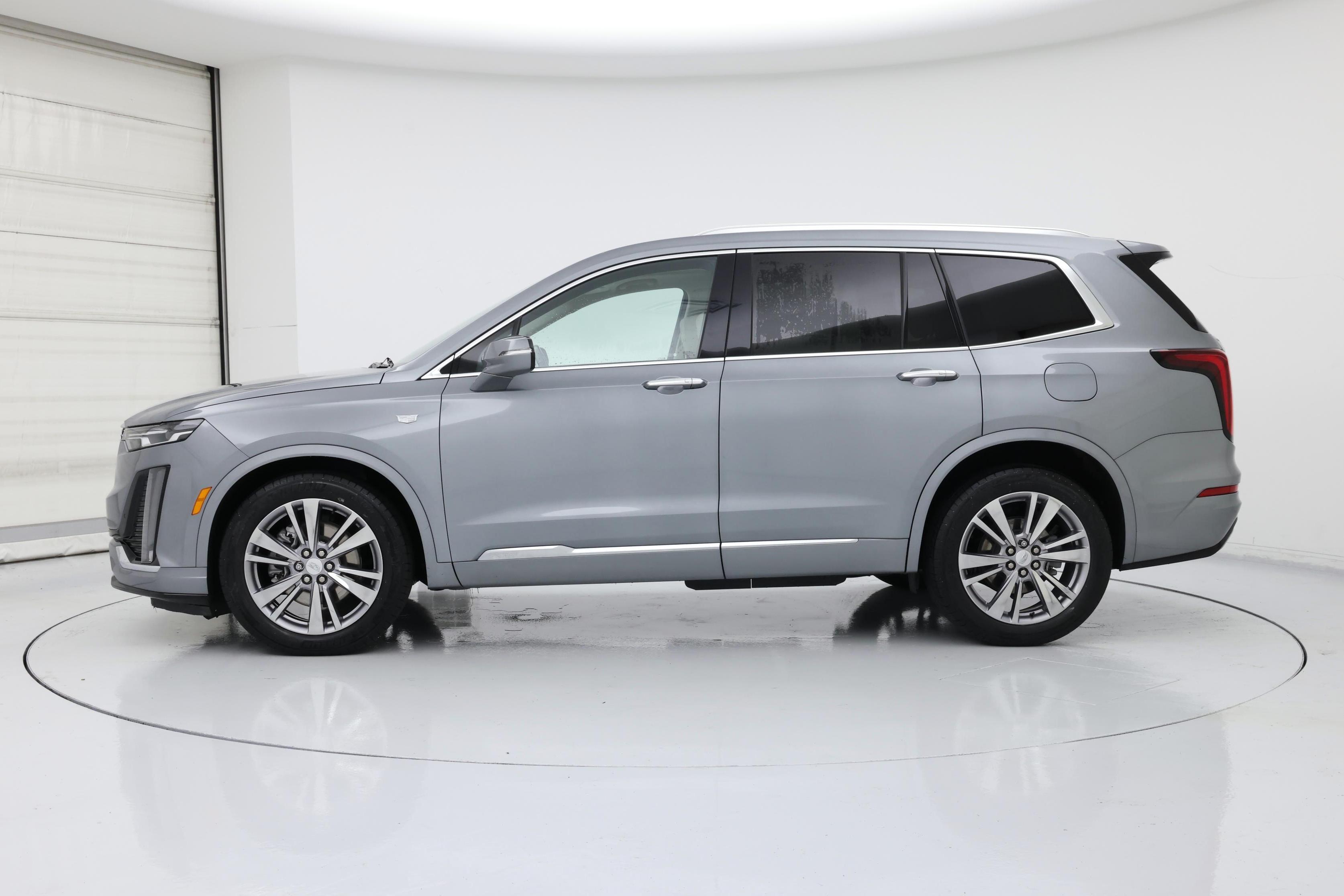 Thumbnail: 2023 Cadillac XT6 - 3
