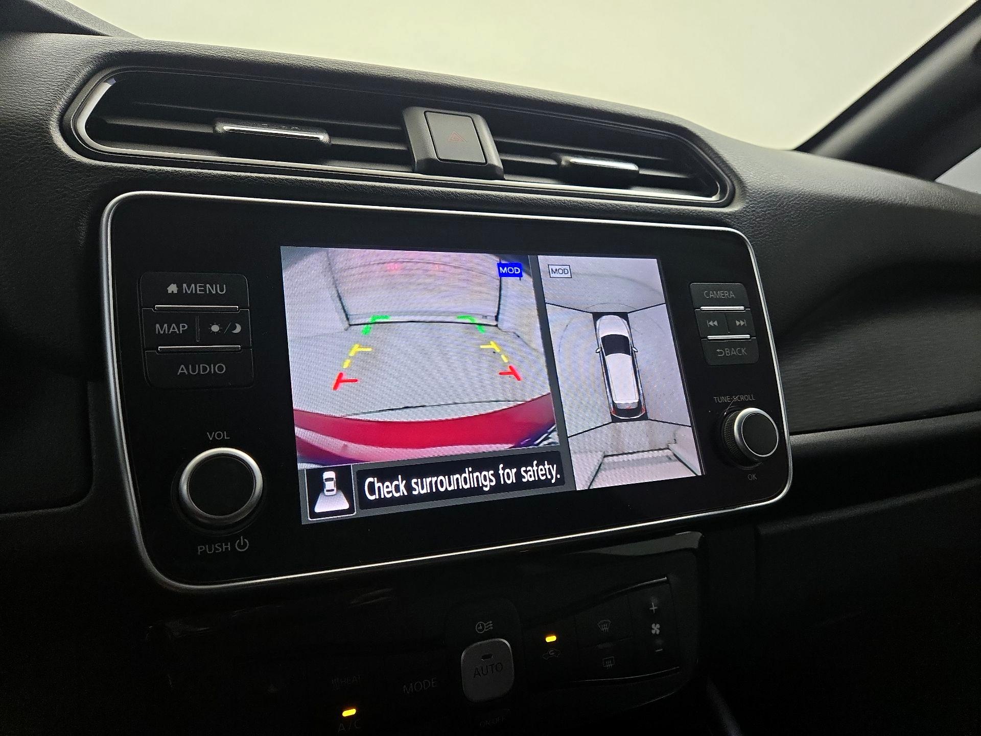 Thumbnail: 2022 Nissan Leaf - 13