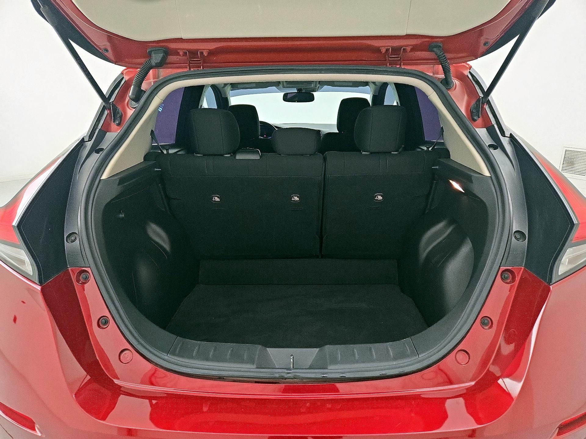 Thumbnail: 2022 Nissan Leaf - 19