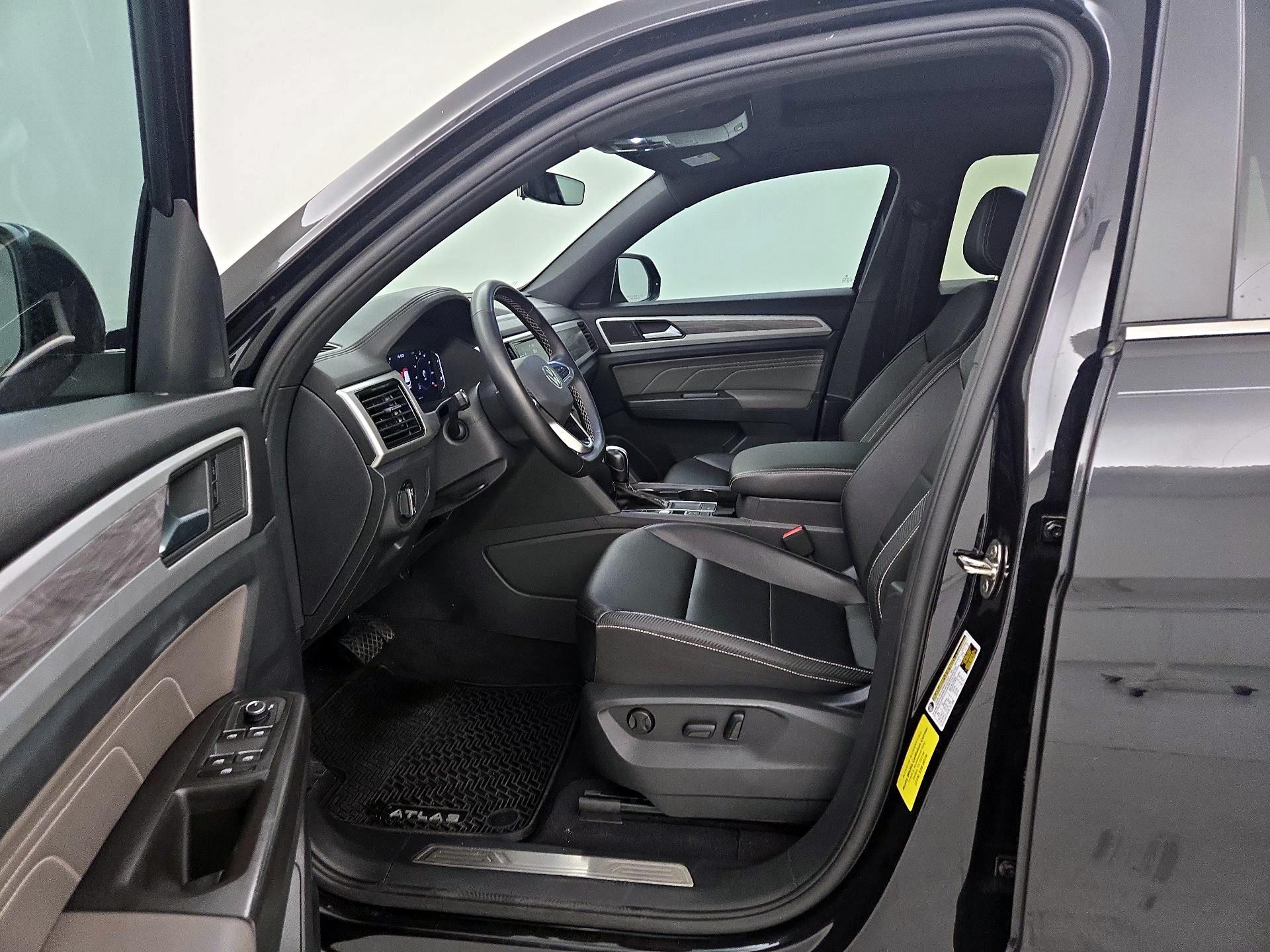 Thumbnail: 2022 Volkswagen Atlas - 11