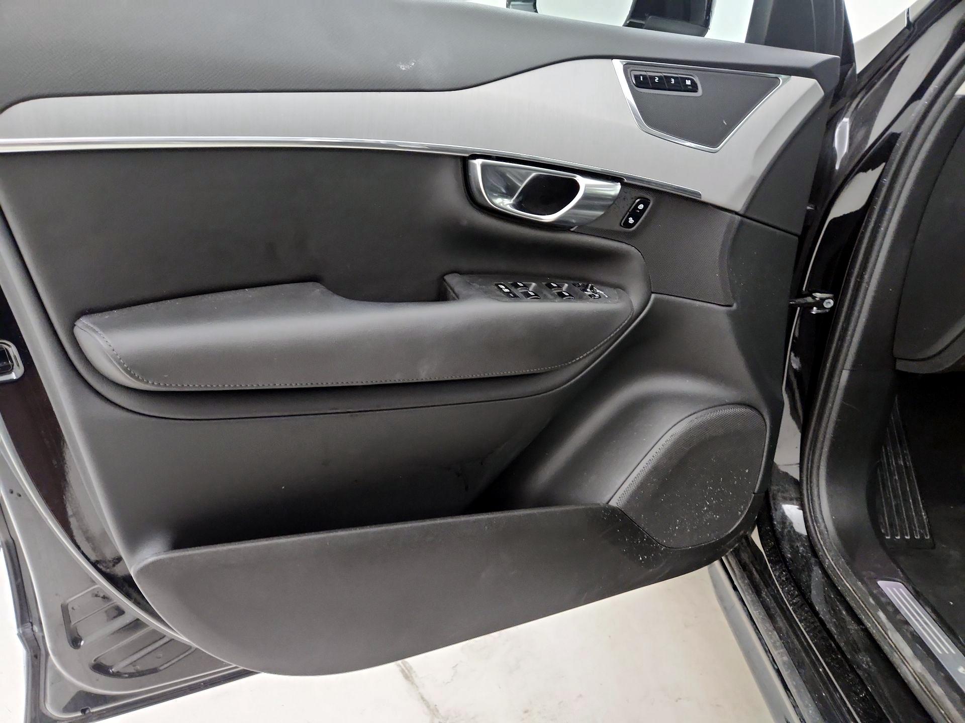 Thumbnail: 2025 Volvo XC90 - 12