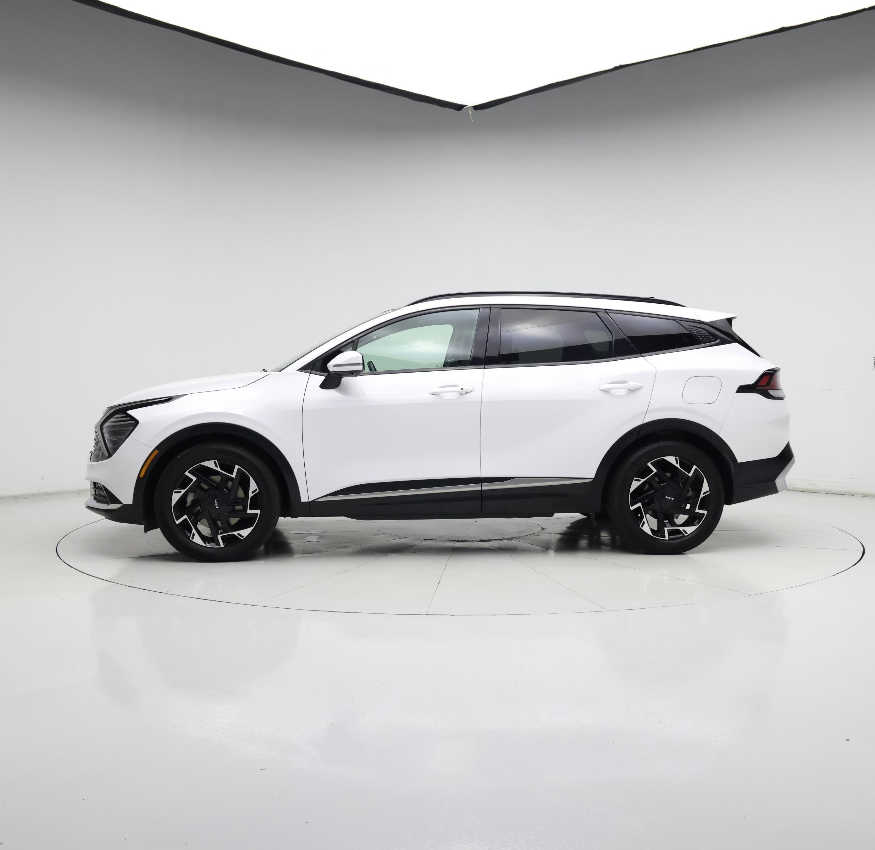 Thumbnail: 2023 Kia Sportage - 3