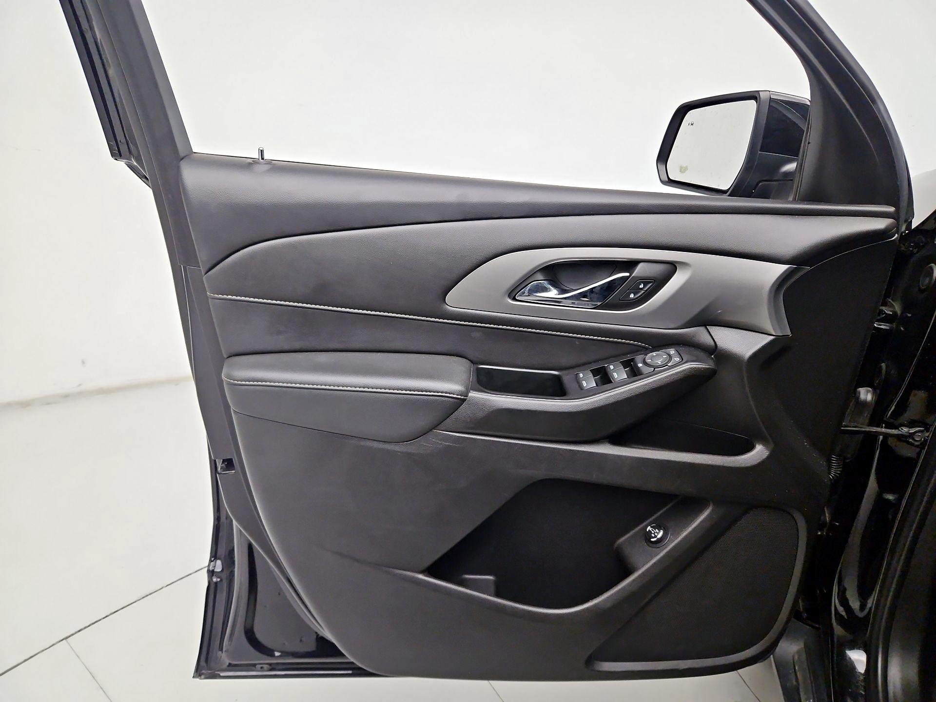 Thumbnail: 2022 Chevrolet Traverse - 12