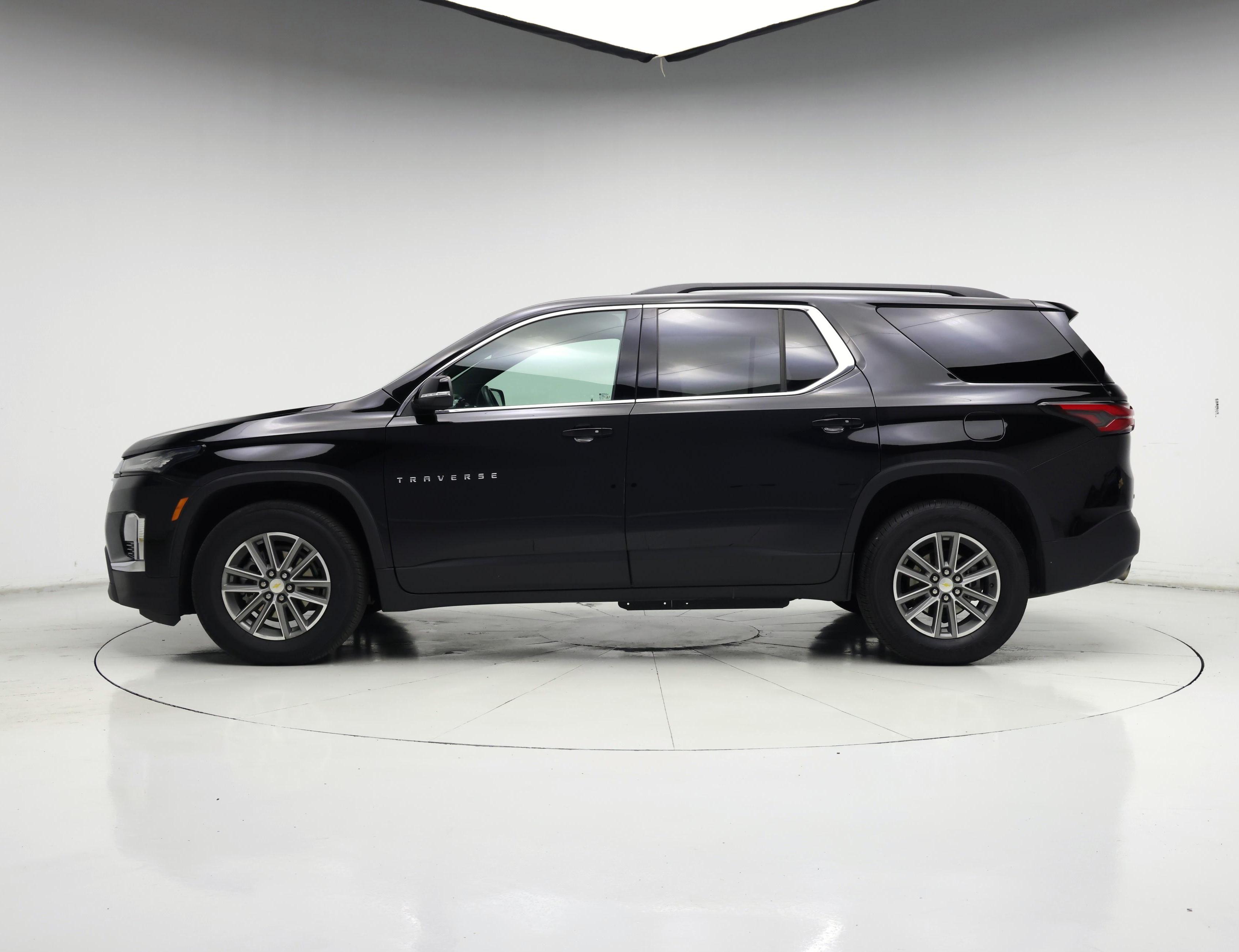 Thumbnail: 2022 Chevrolet Traverse - 3