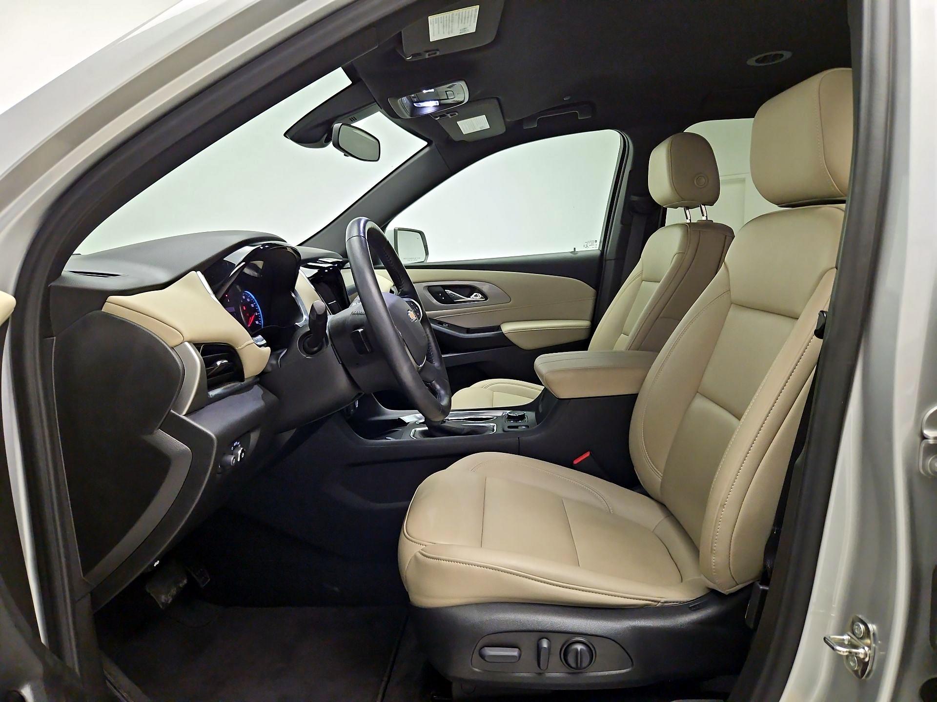 Thumbnail: 2022 Chevrolet Traverse - 11