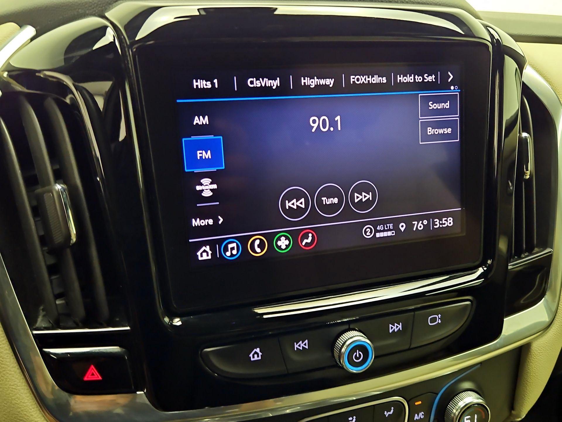 Thumbnail: 2022 Chevrolet Traverse - 15